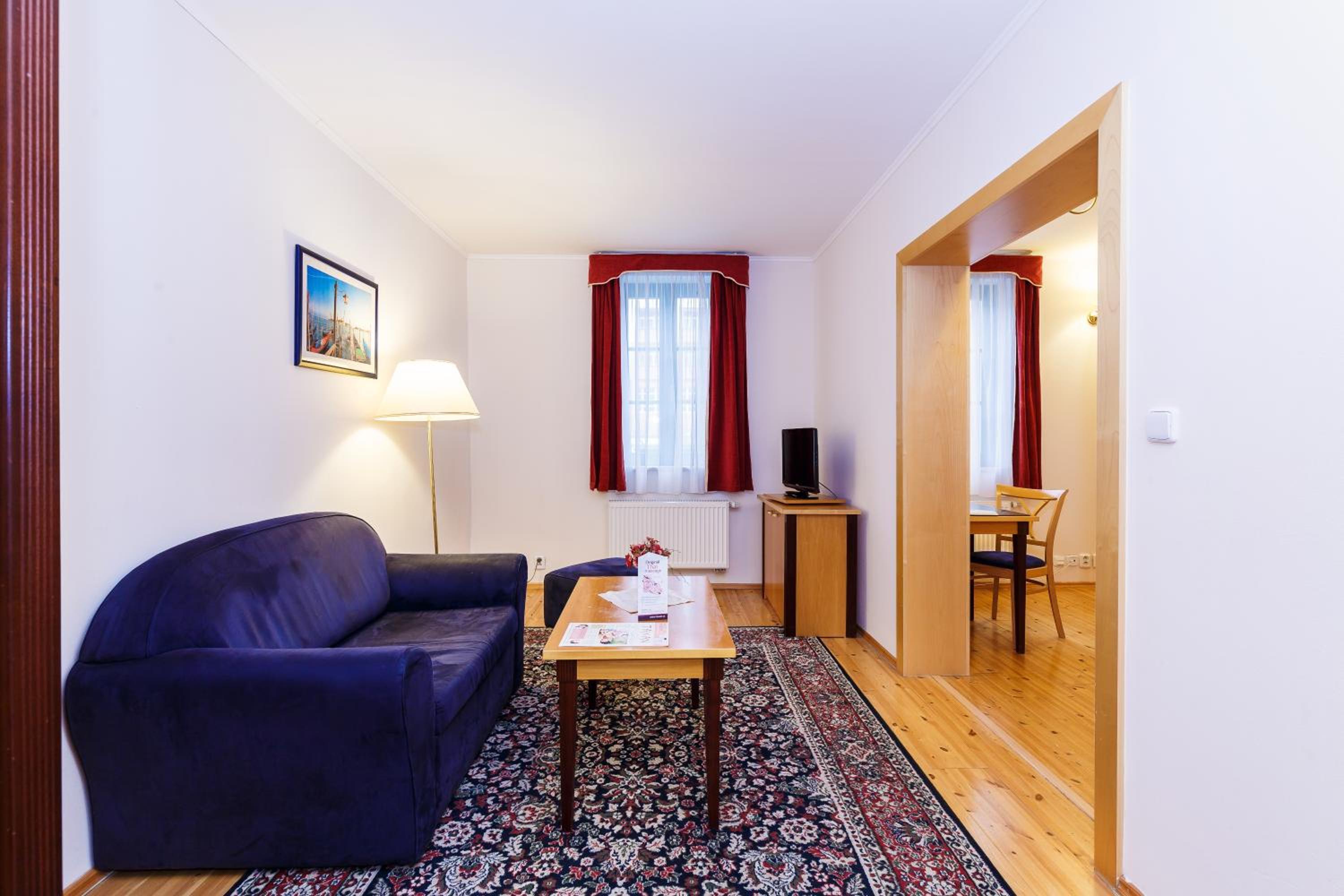 Deluxe Double Room - Photo 14