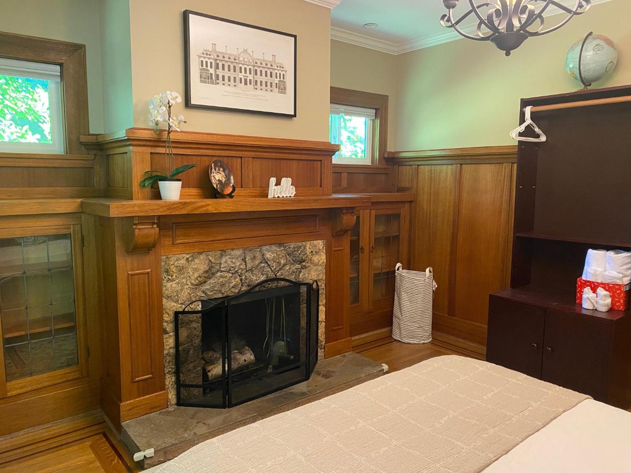 Double Room With Shared Bathroom photo 2