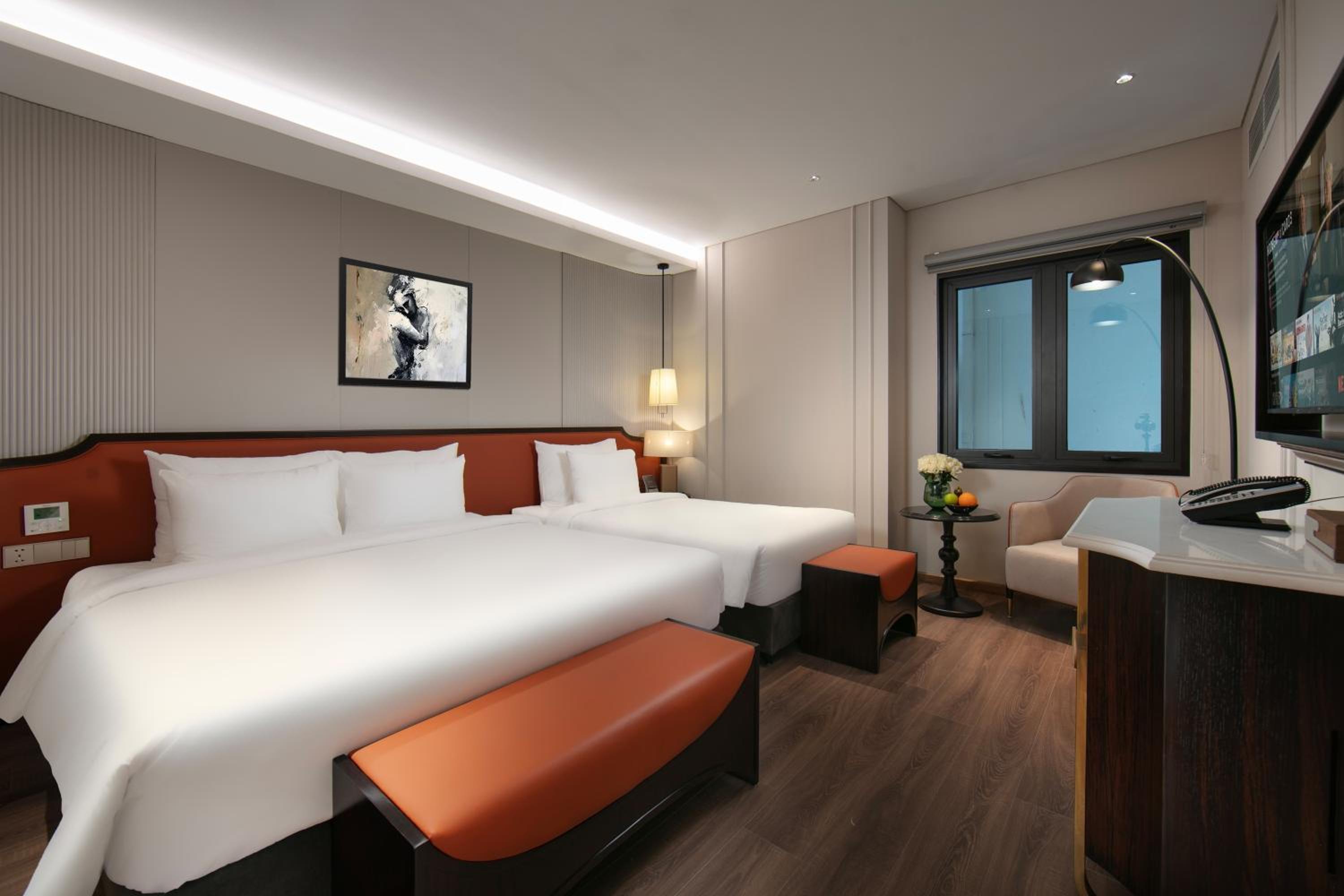 Deluxe Triple Room with Window