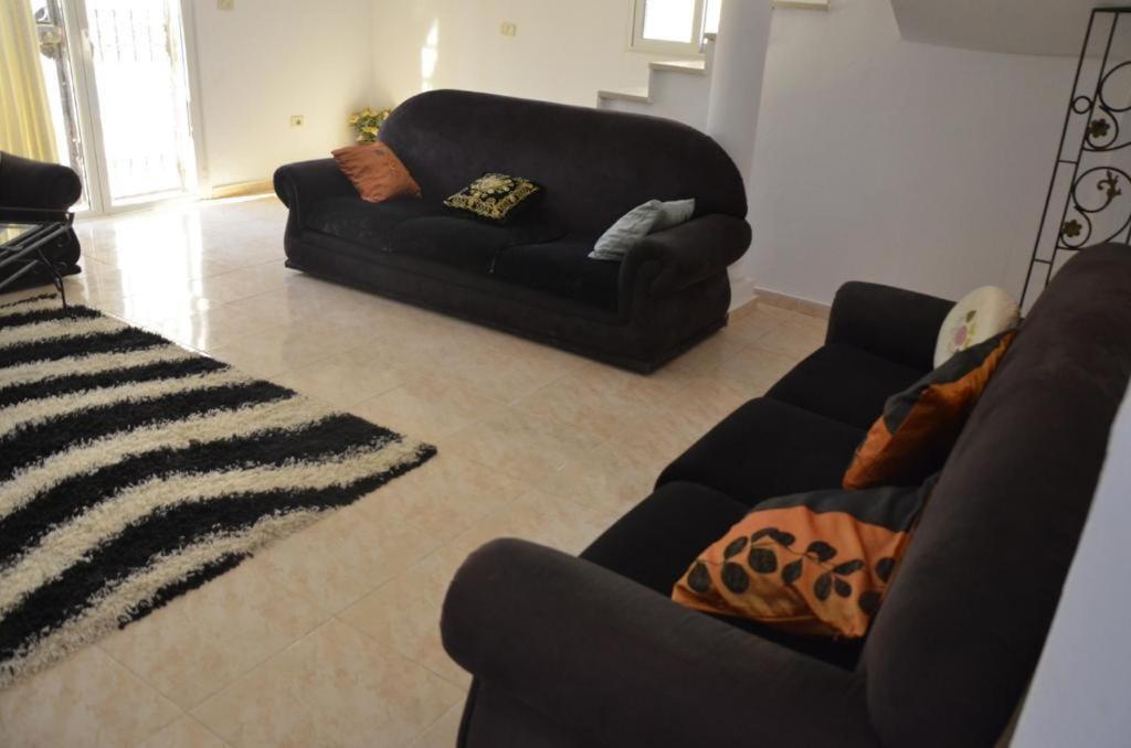 Villa photo 1