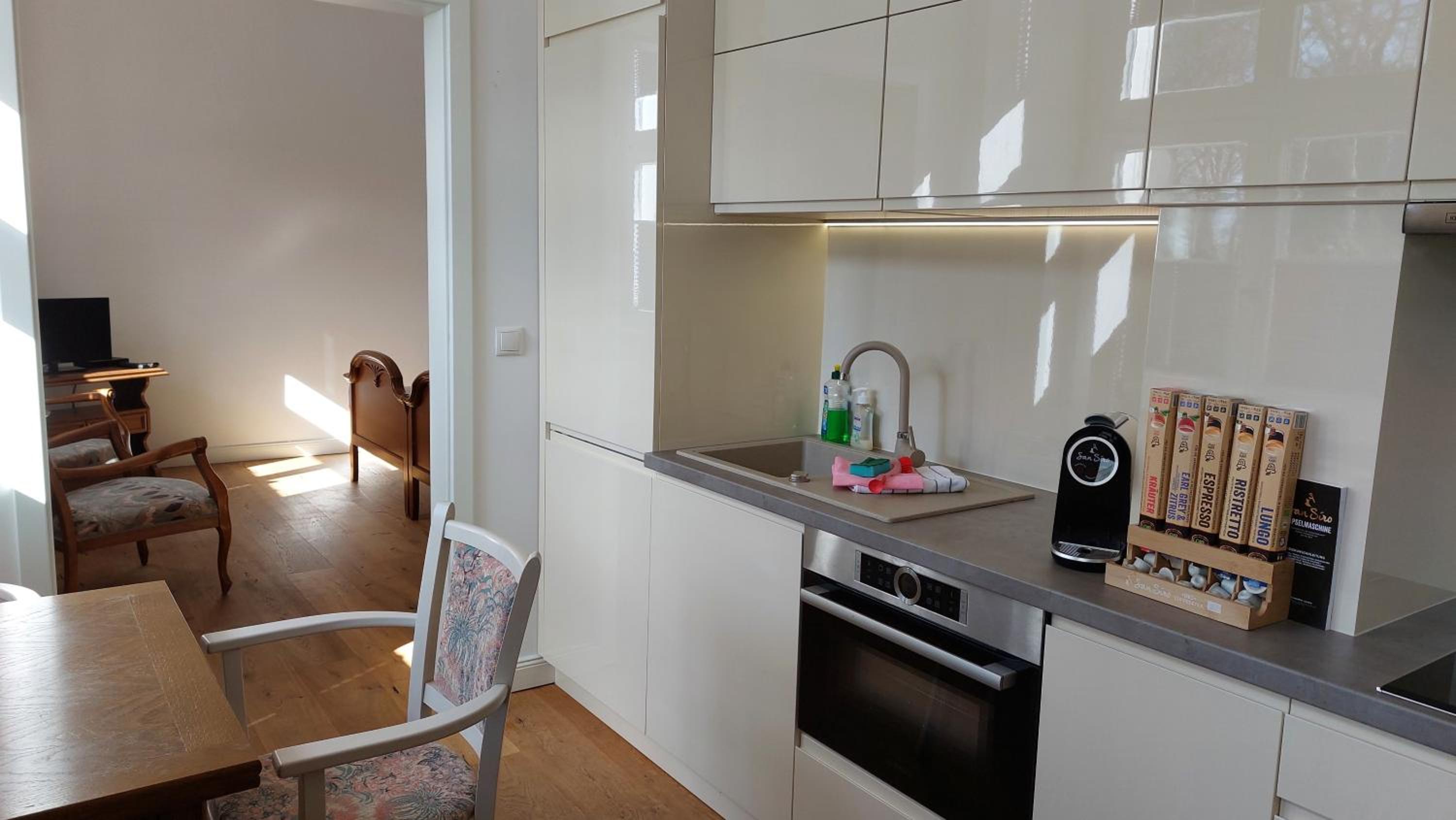 One-Bedroom Apartment - Photo 2