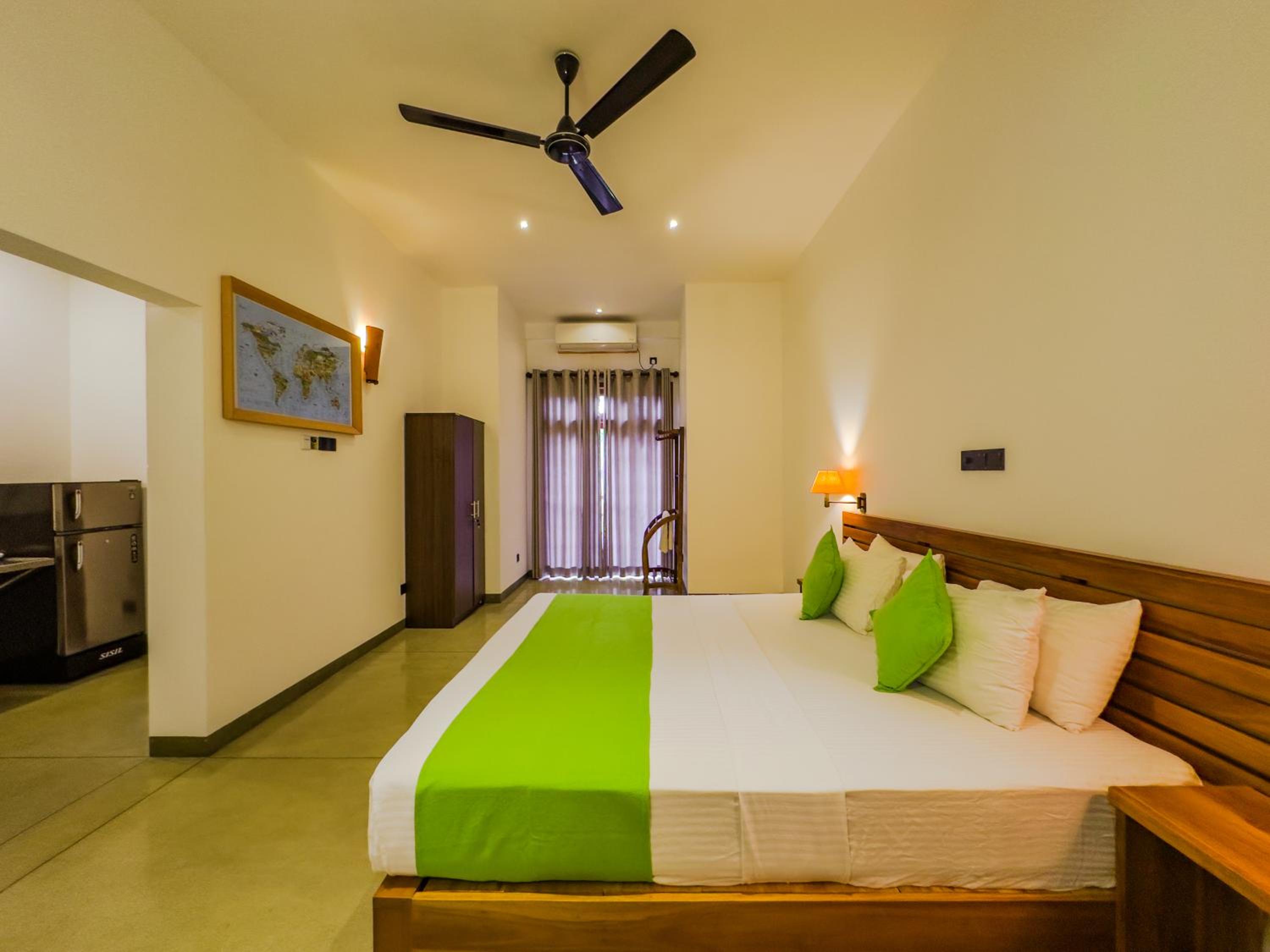 Deluxe Double Room with Balcony photo 1
