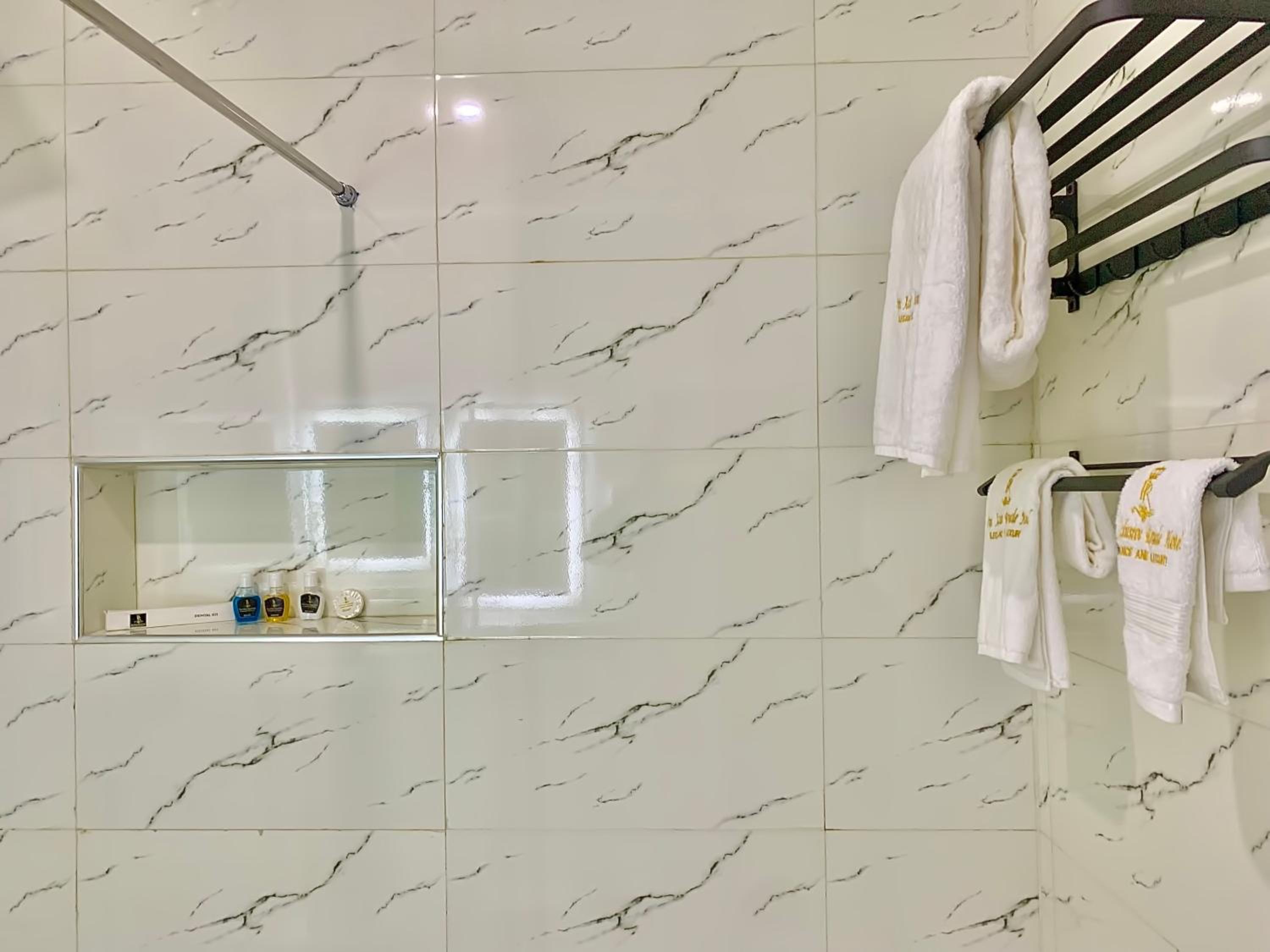King Suite With Spa Bath photo 2