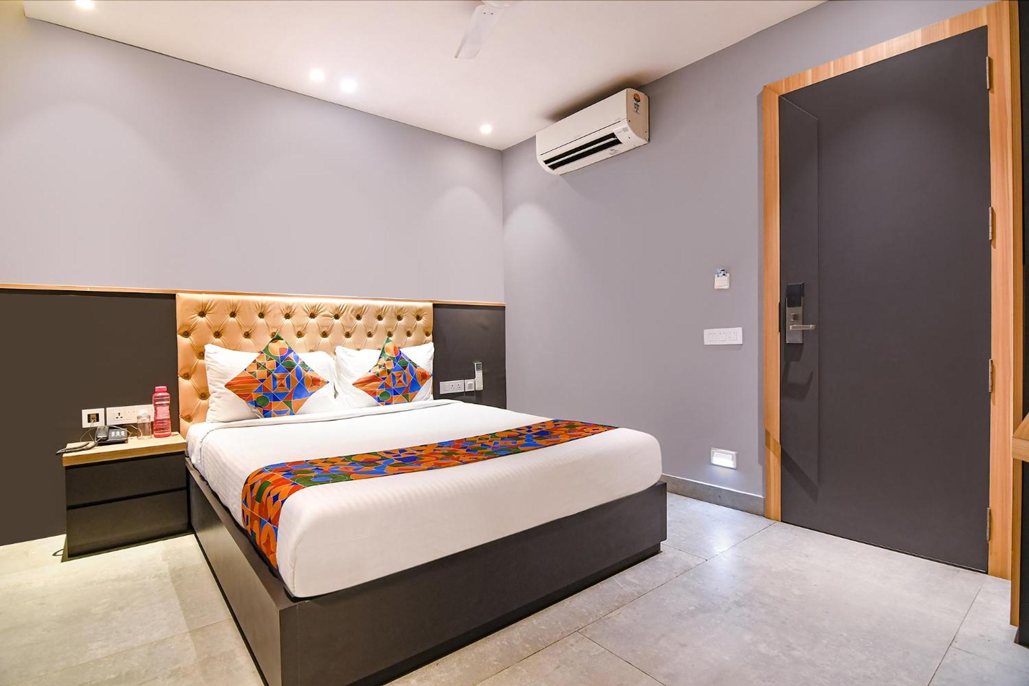 Deluxe Room - Photo 1