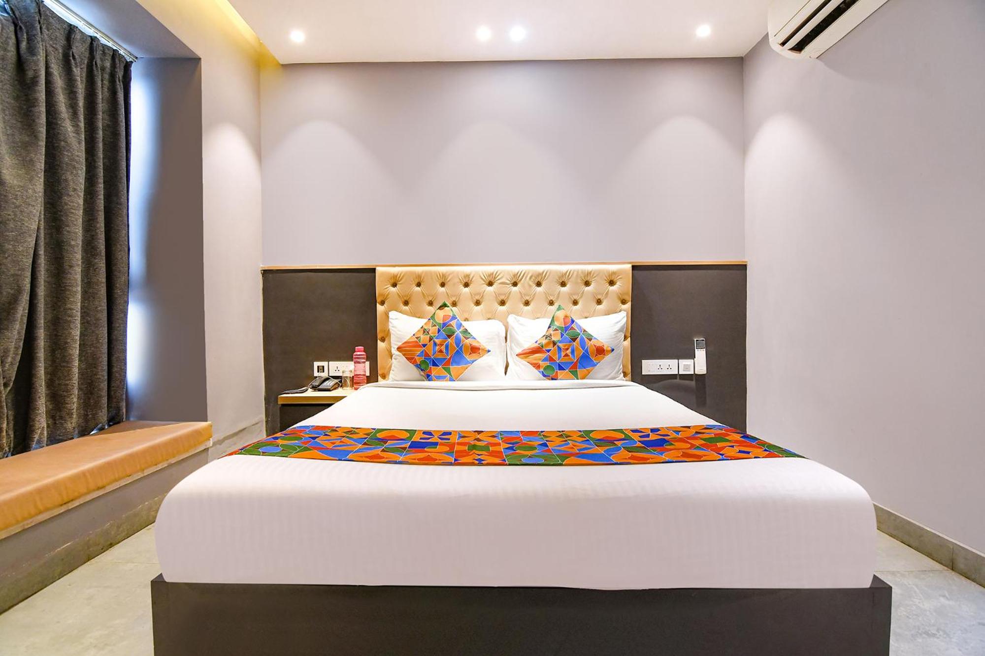 Deluxe Room - Photo 2