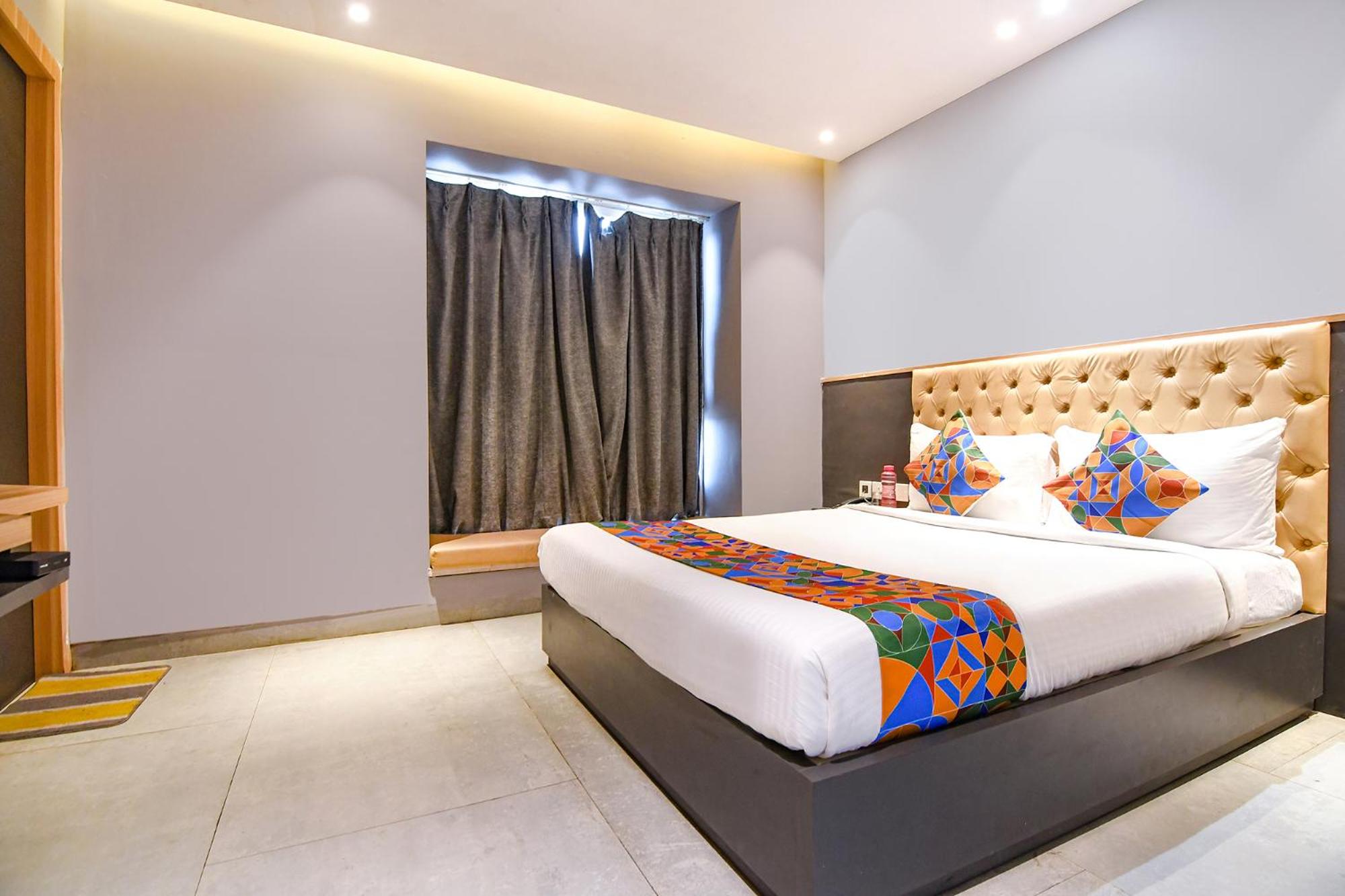 Deluxe Room - Photo 3