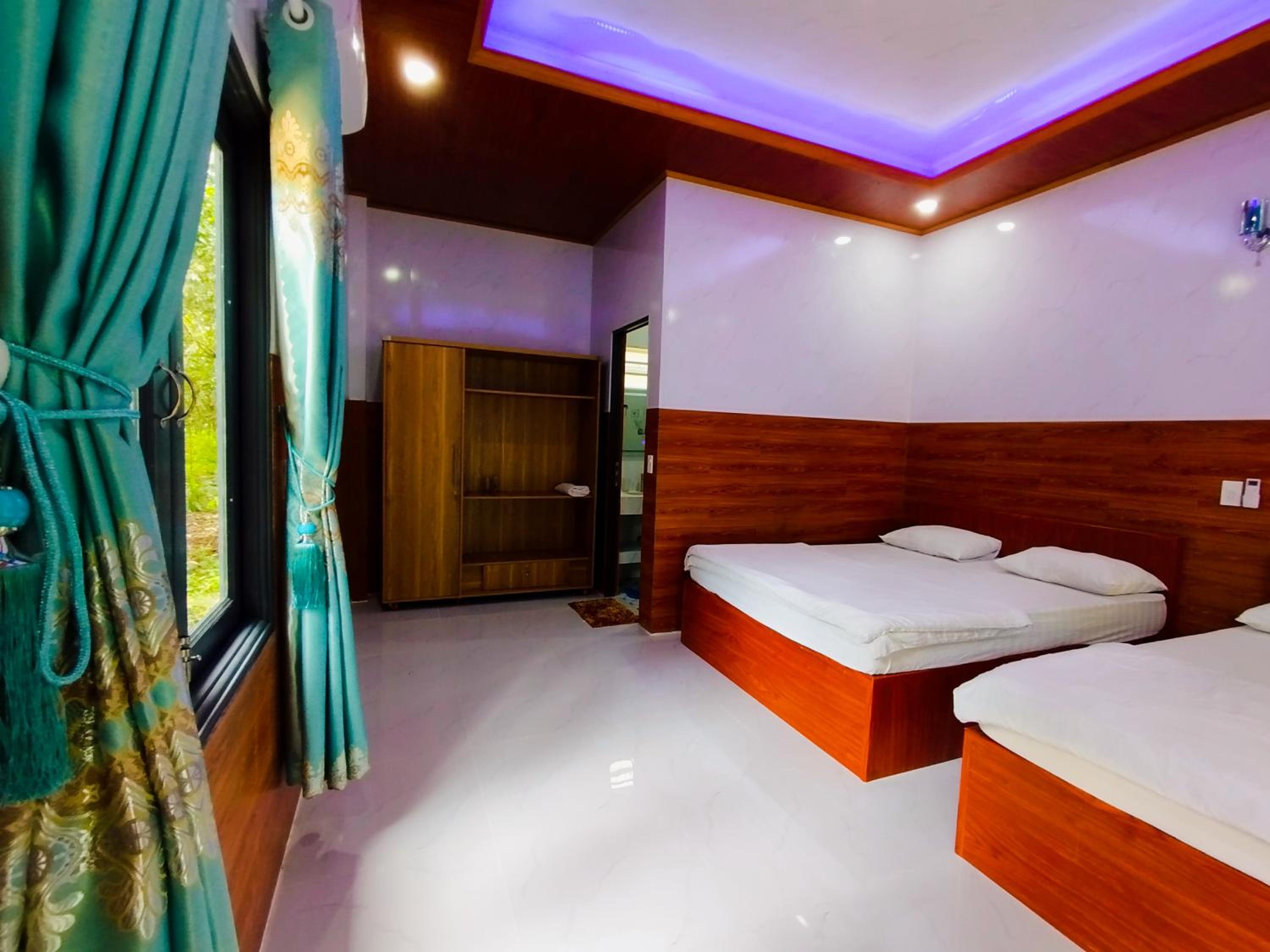 Superior Quadruple Room photo 2