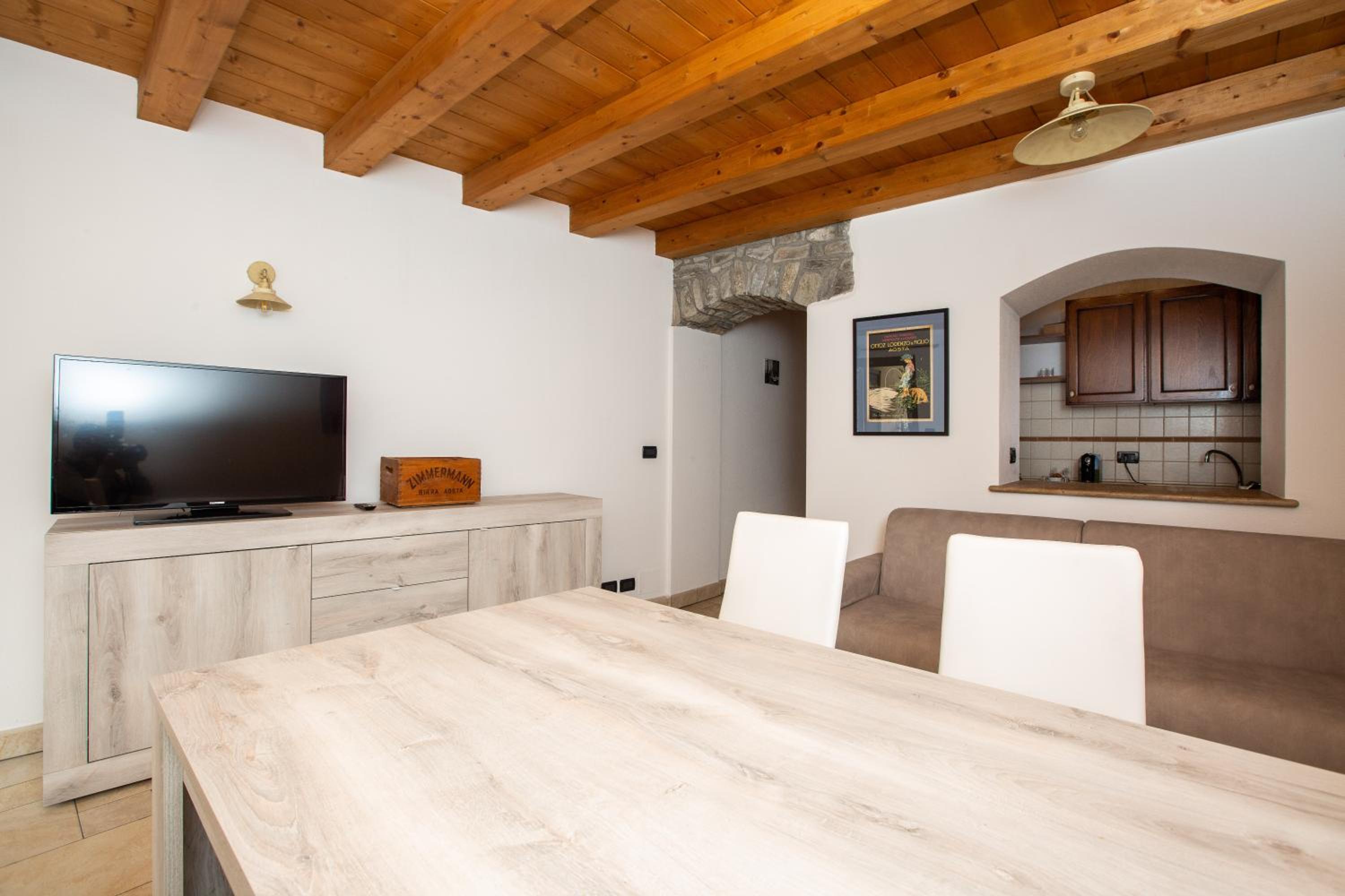 One-Bedroom Apartment with Balcony photo 1