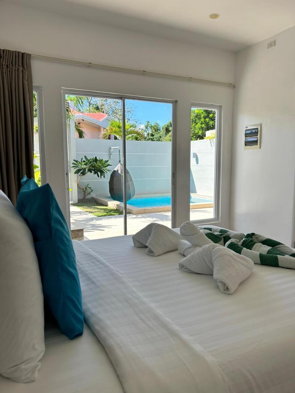 One-Bedroom Villa with Private Pool - Photo 1