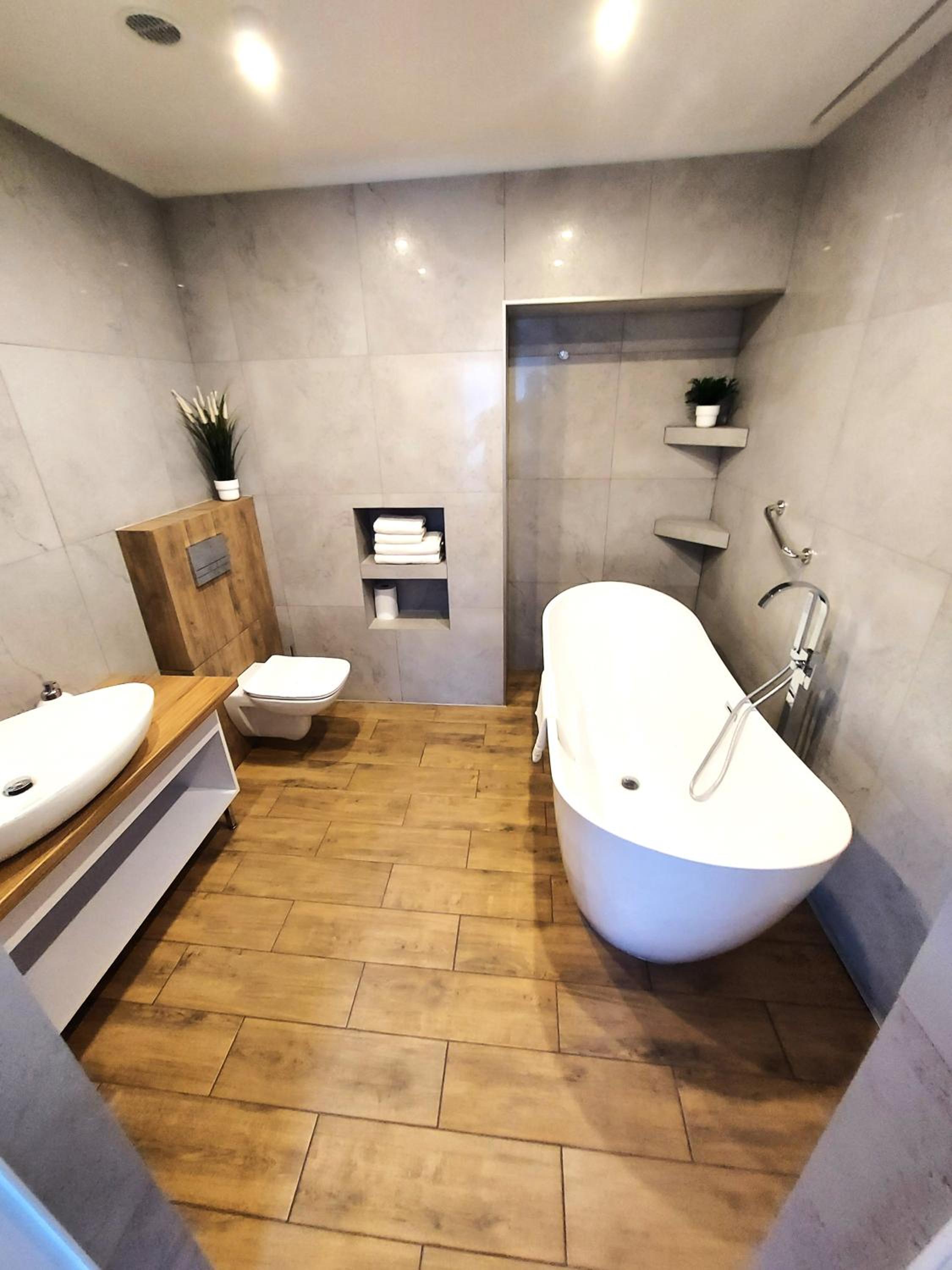 Deluxe Double Room with Bathtub photo 2