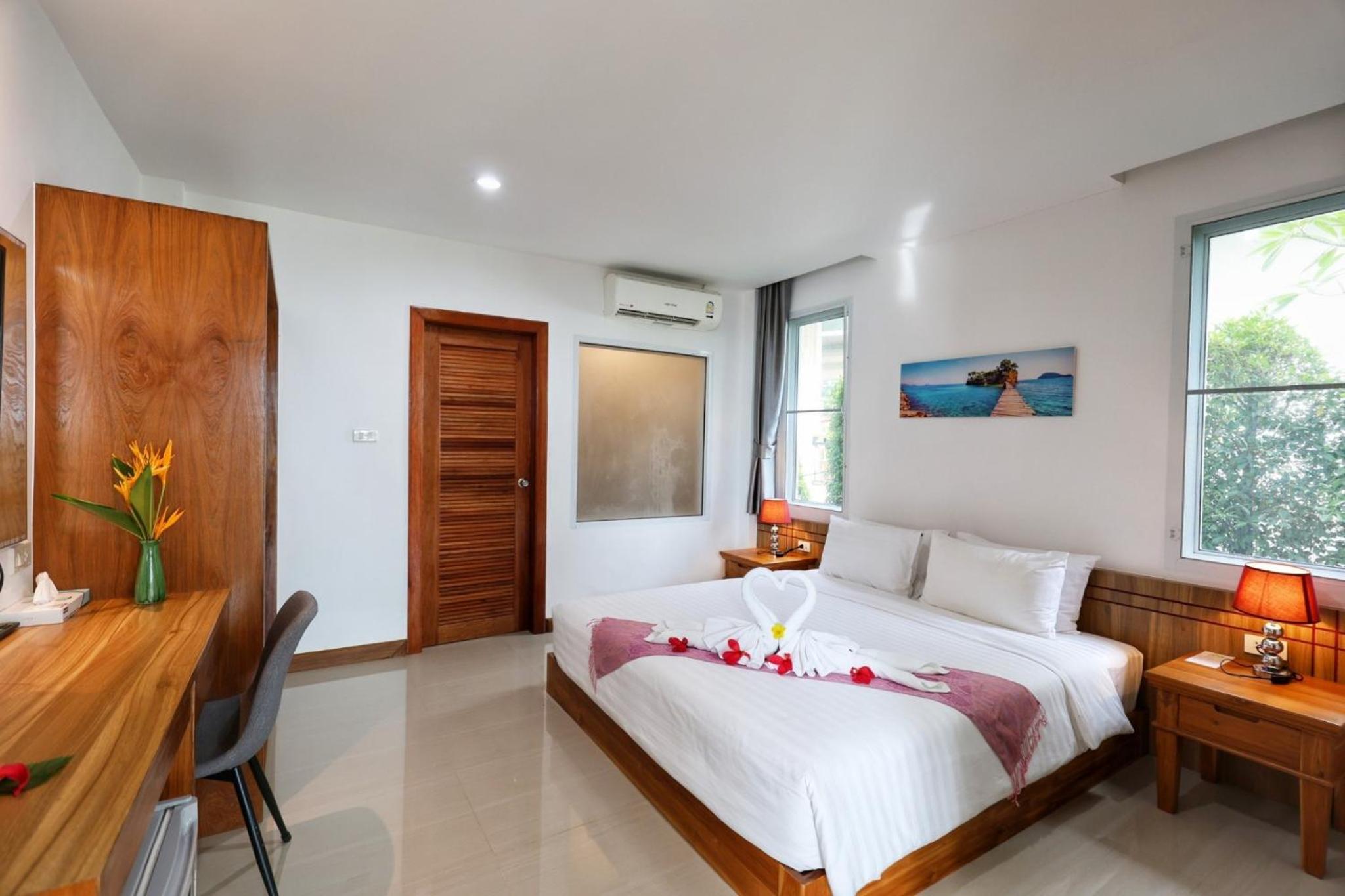 Deluxe Double Room with Balcony and Sea View - Photo 5