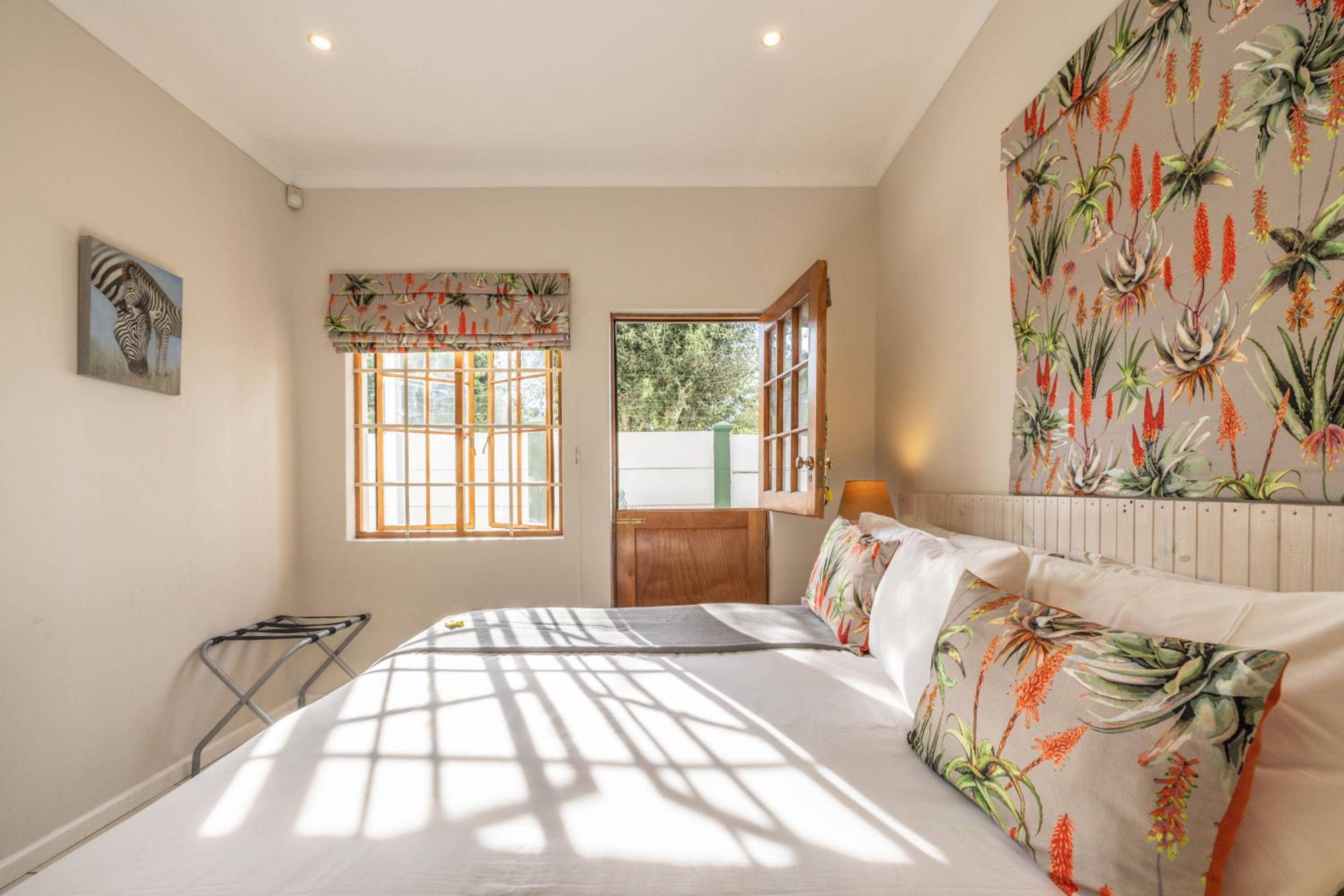 Deluxe King Room - Photo 1