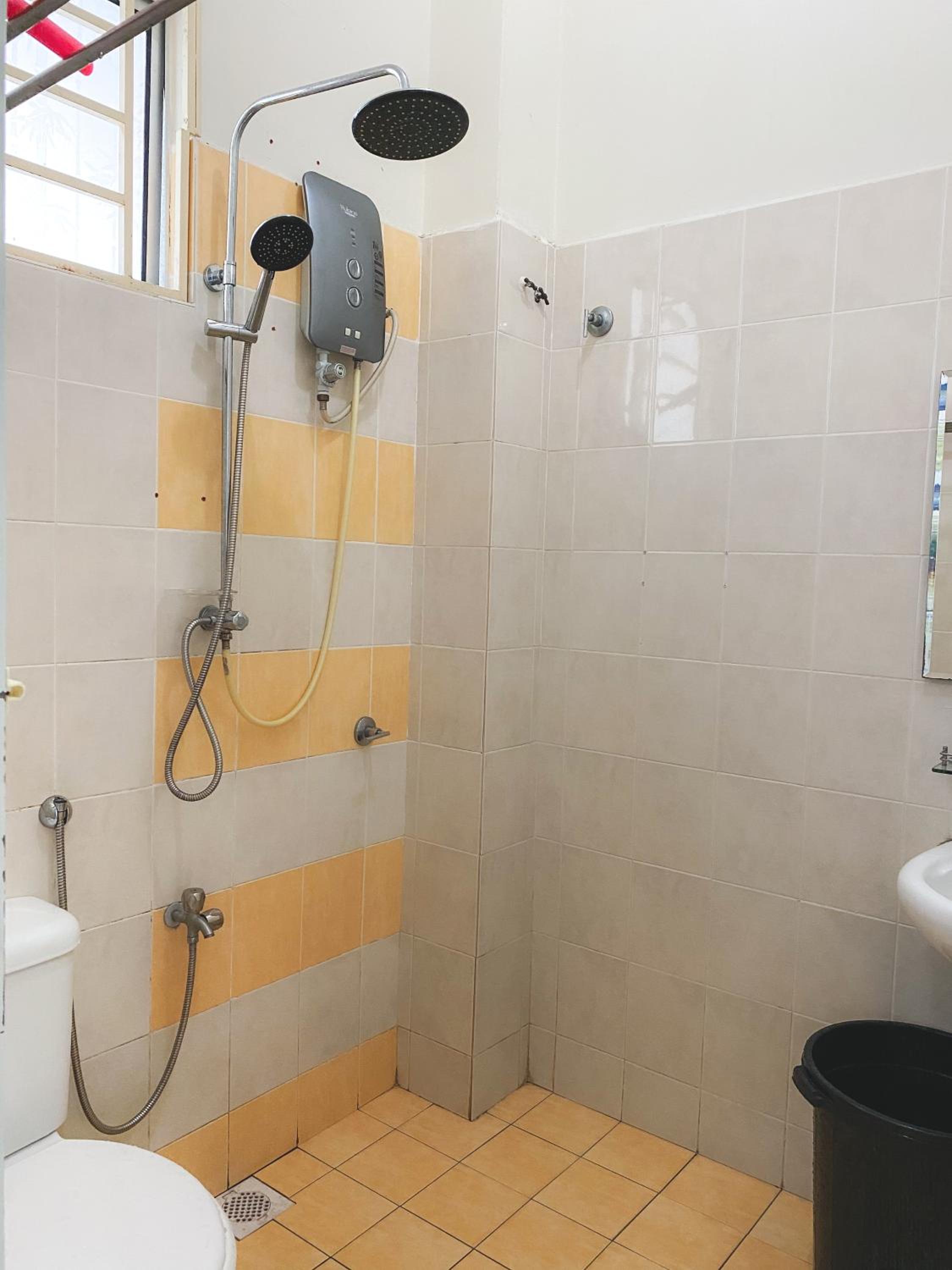 Three-Bedroom House photo 2