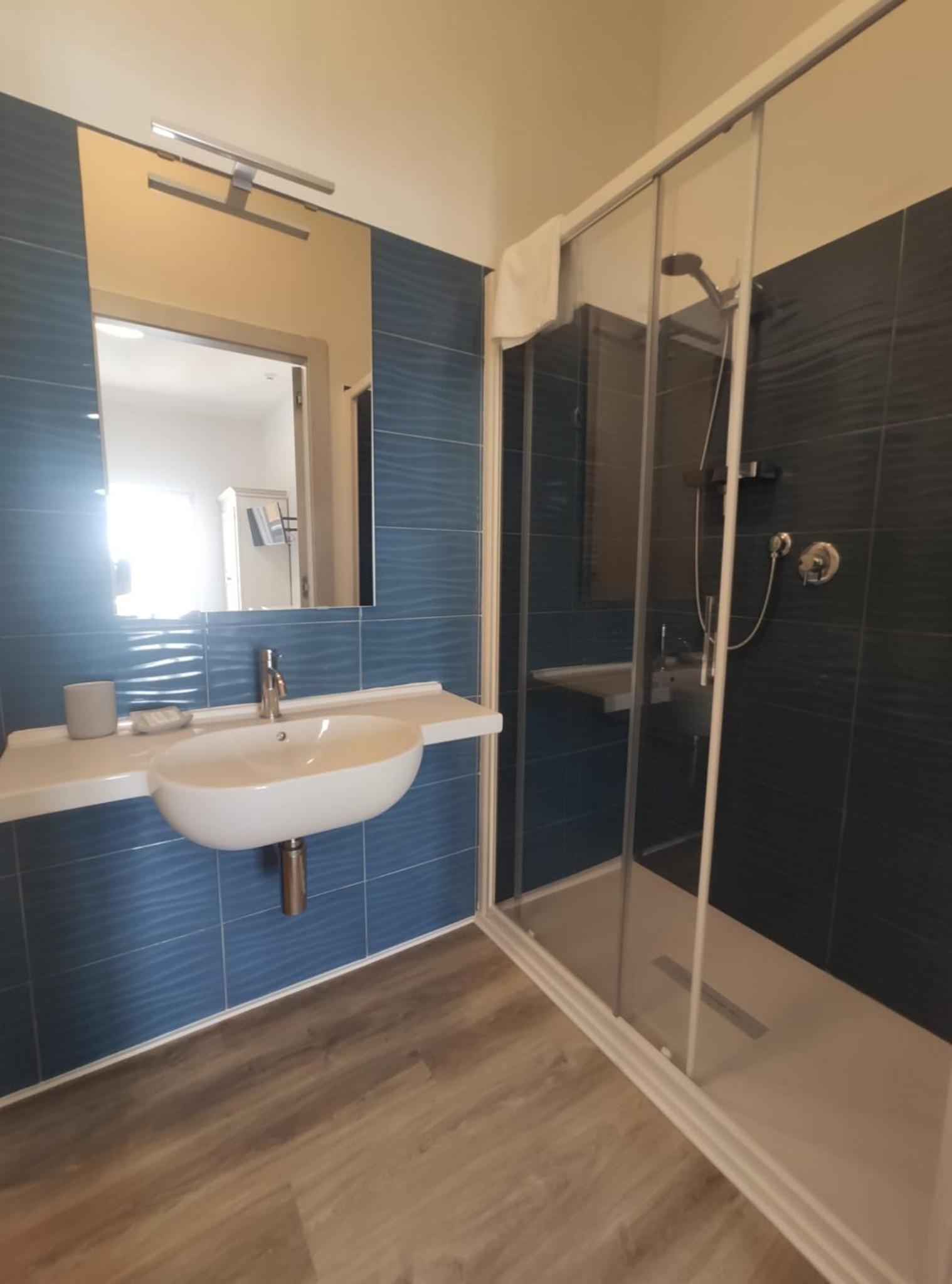 Deluxe Double or Twin Room with Balcony photo 3