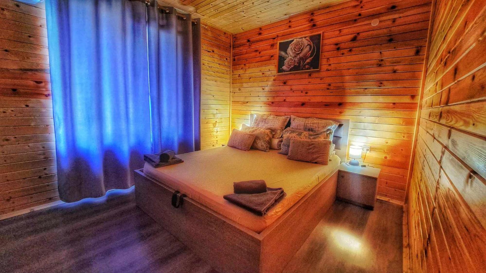 One-Bedroom Apartment - Photo 34