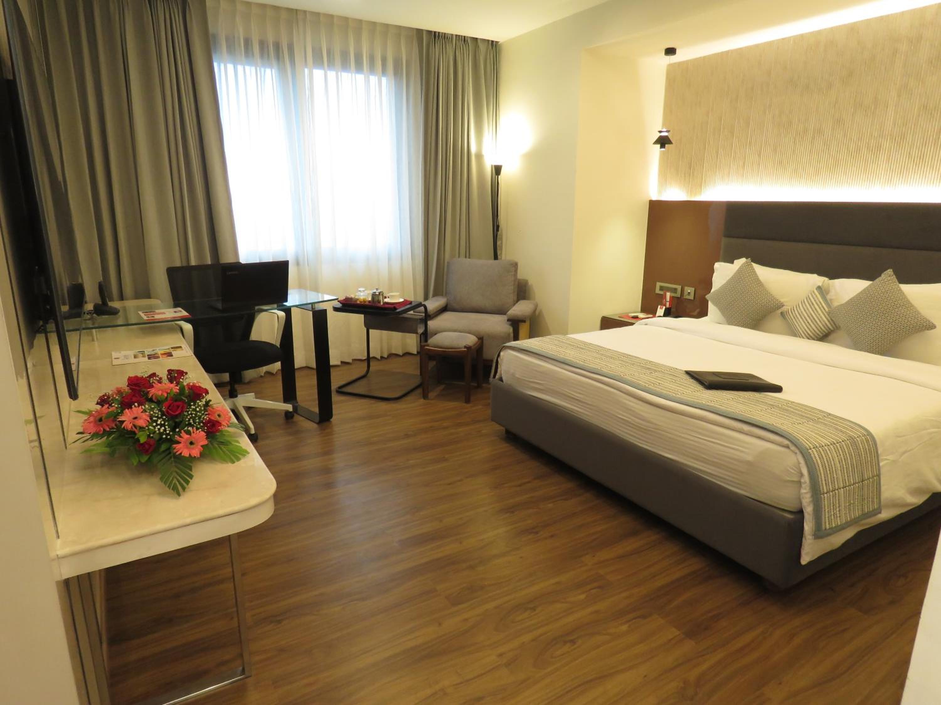 Suite - Photo 9