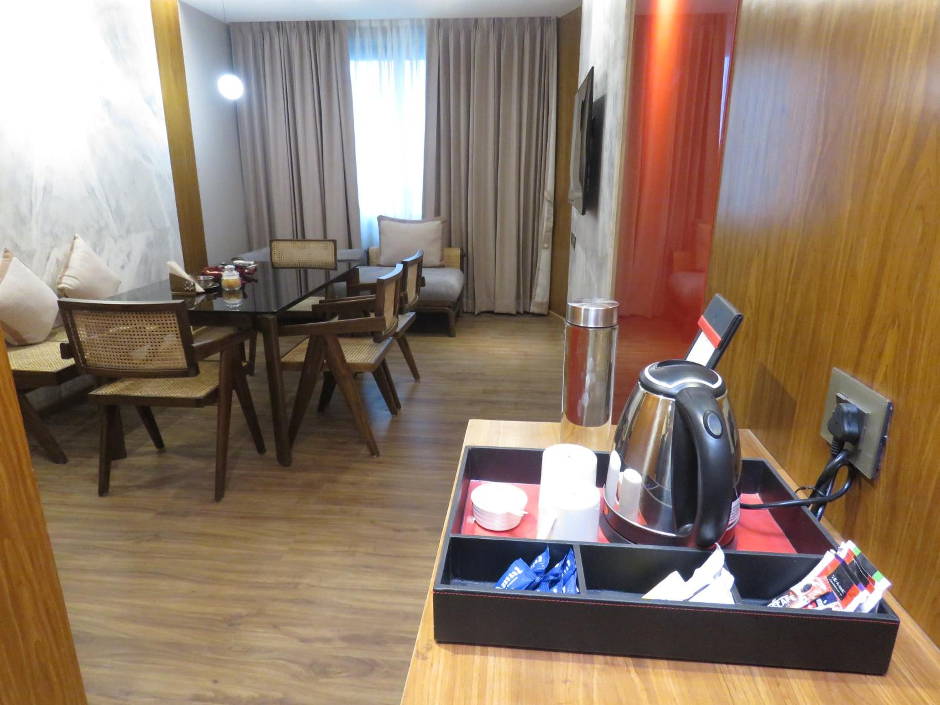 Suite - Photo 2
