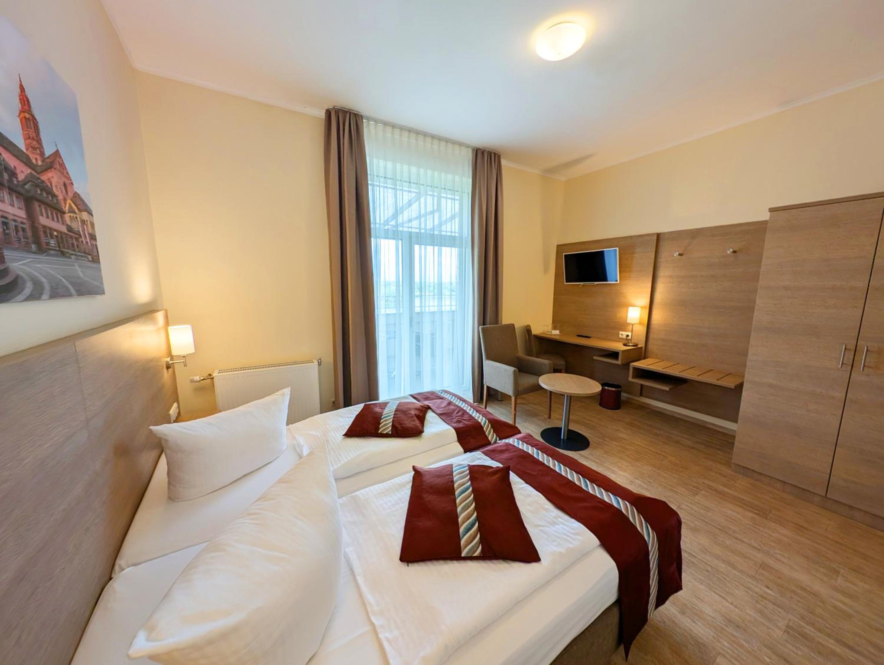 Double Room - Photo 2