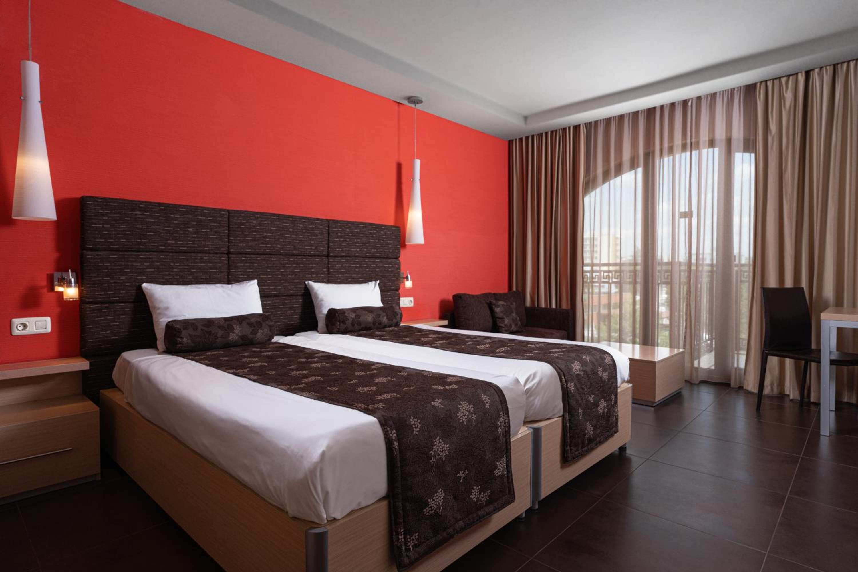 Twin Room with Sea View - Free Aquapark & Beach Access