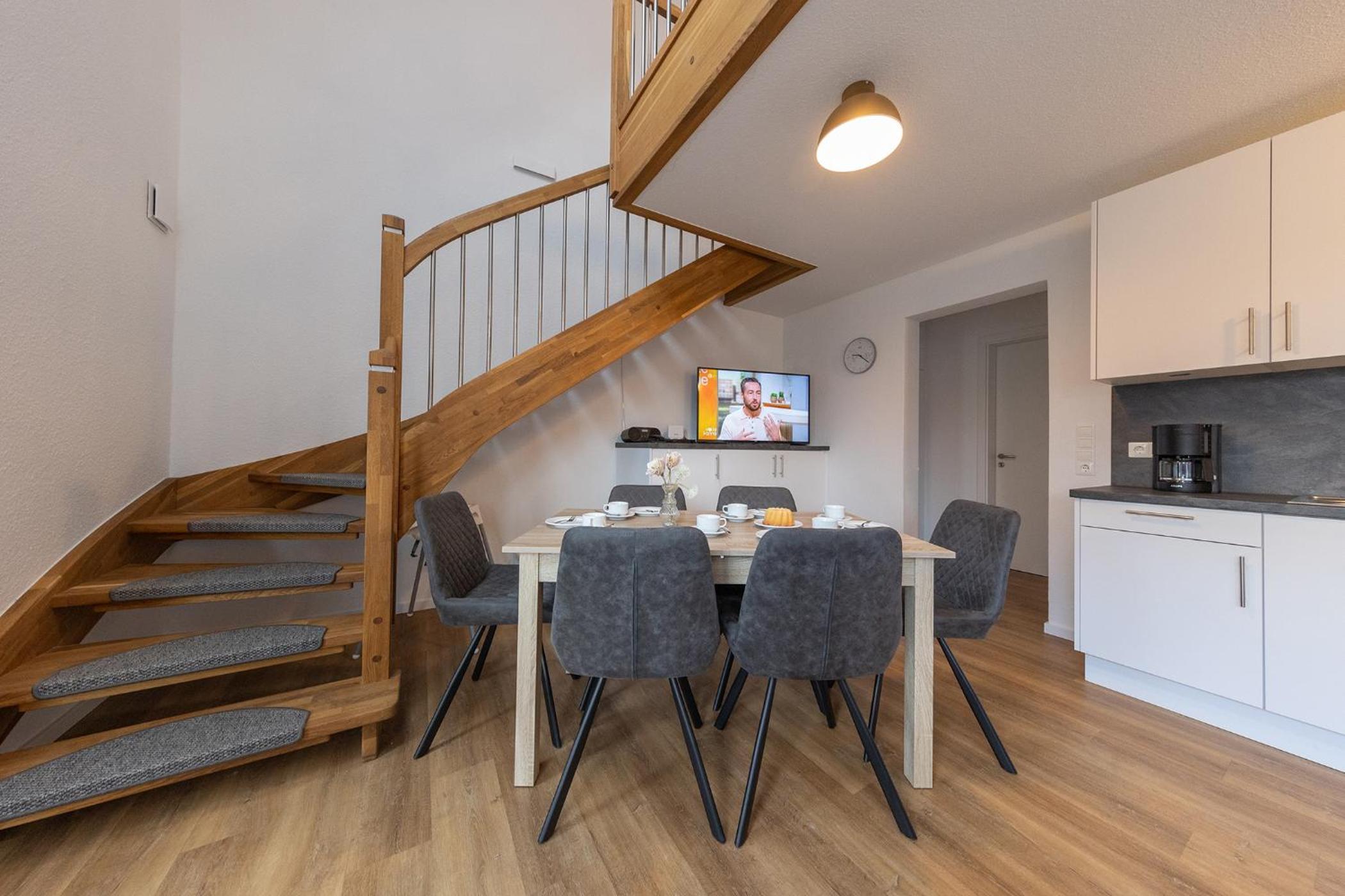 Apartment with Terrace photo 2