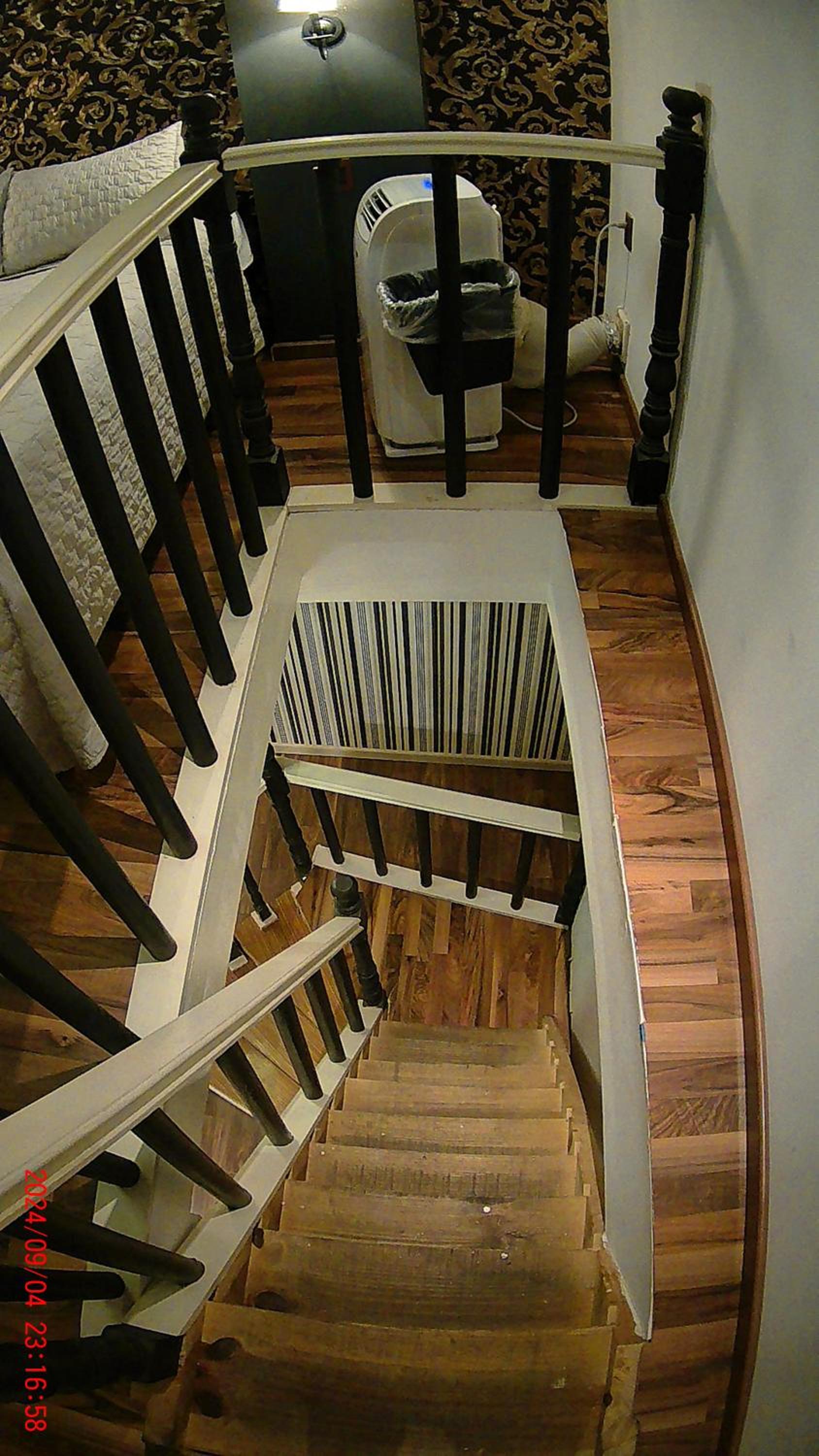 Studio - Split Level