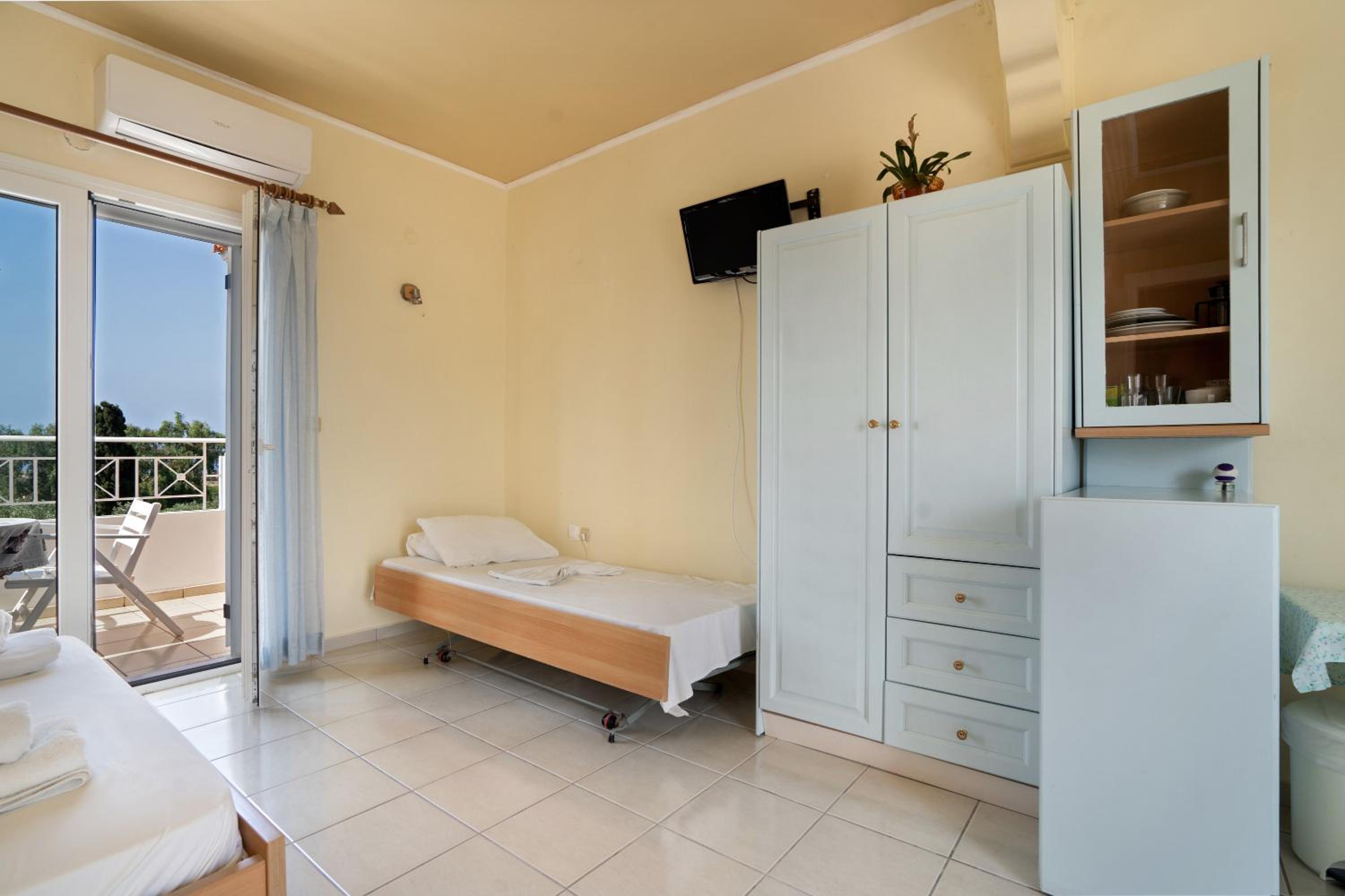 One-Bedroom Apartment with Garden View photo 1