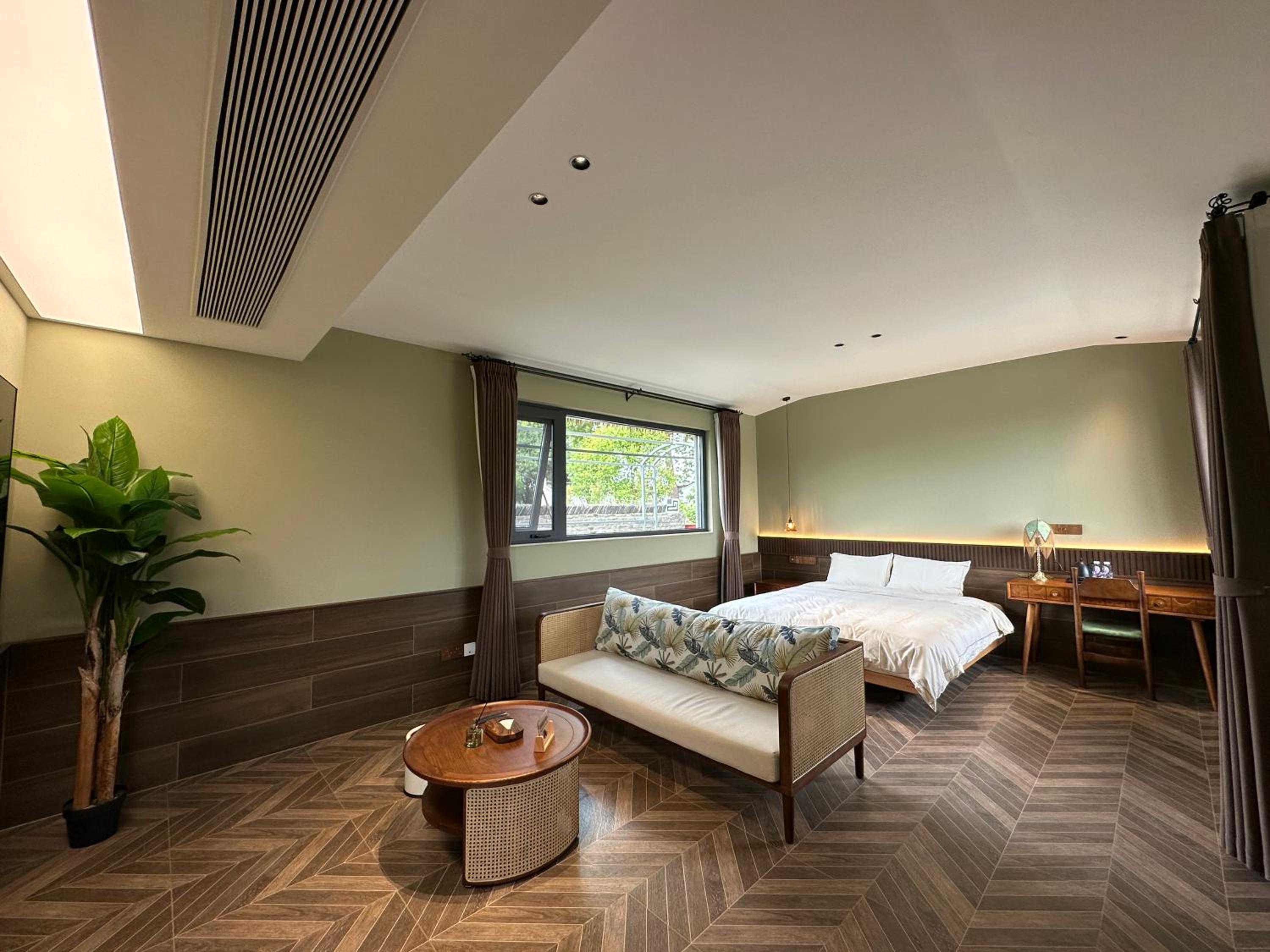 Deluxe Queen Room photo 1