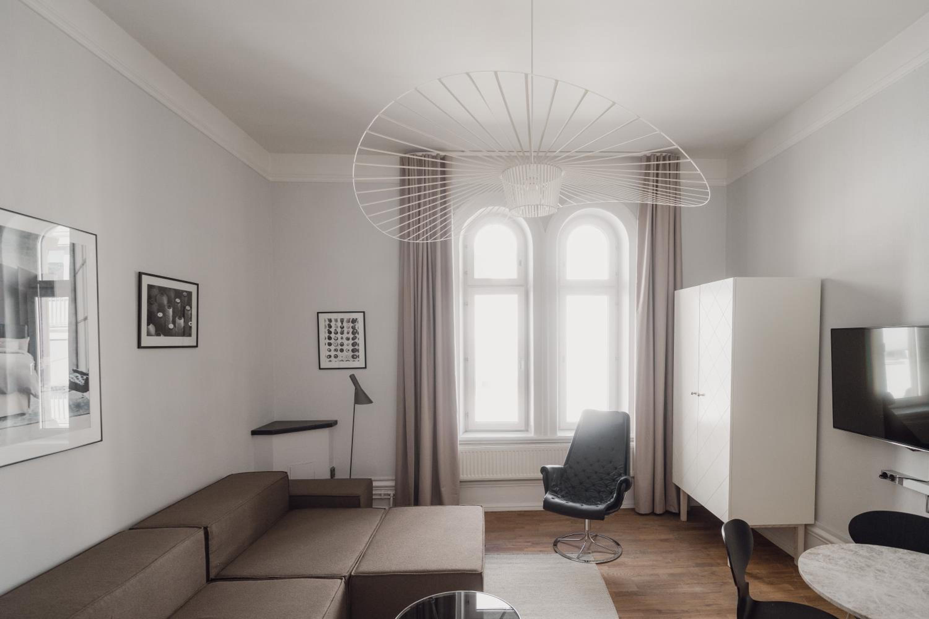 Executive Suite - Photo 3
