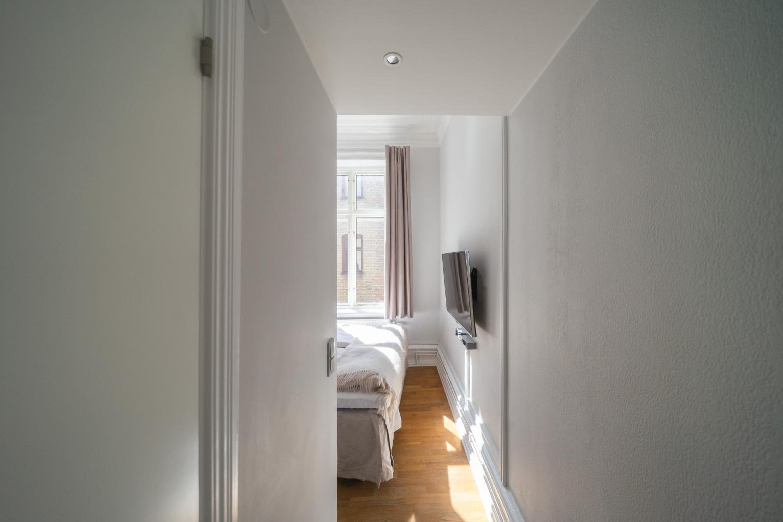 Executive Suite - Photo 4