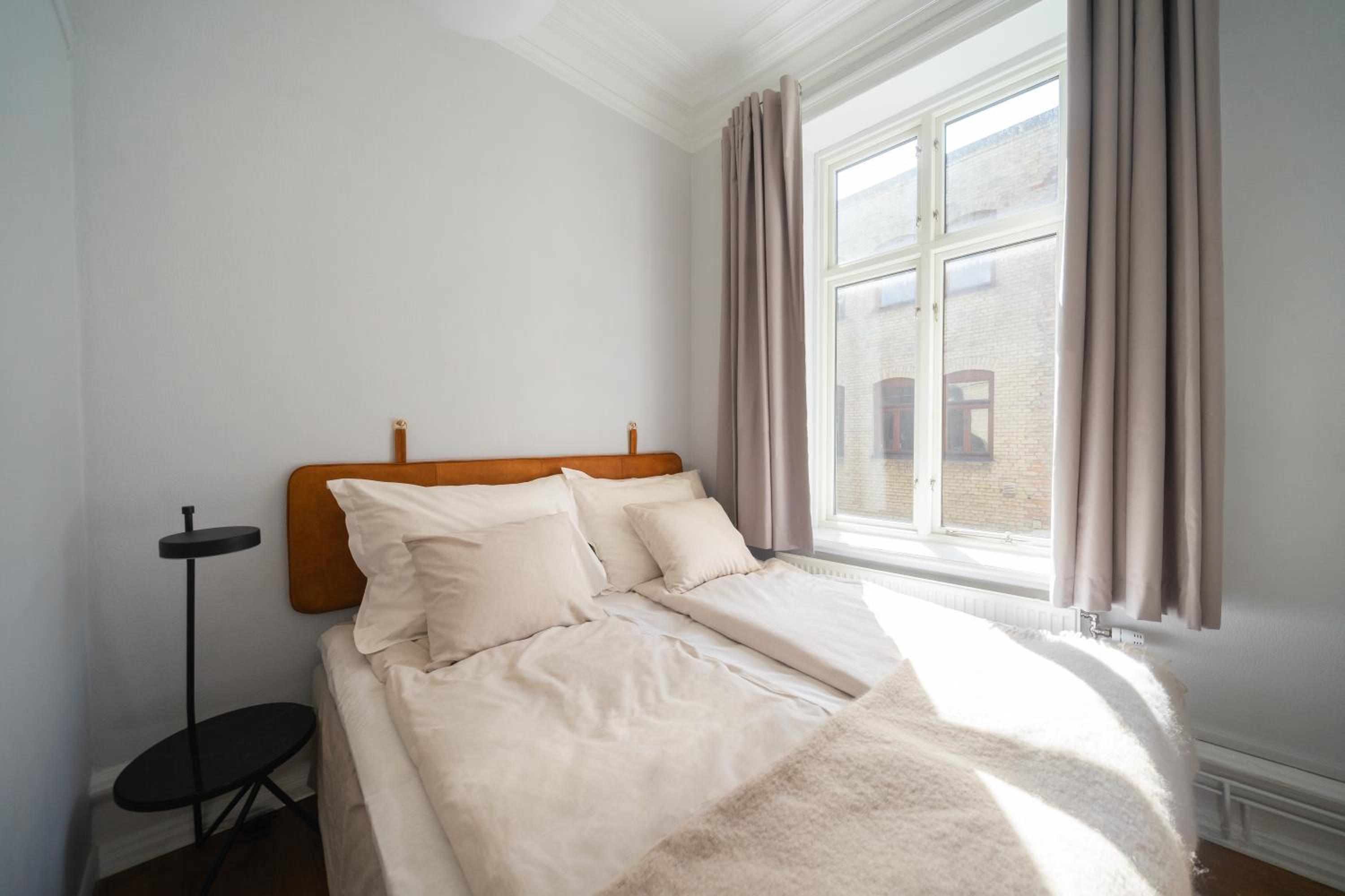 Executive Suite - Photo 6