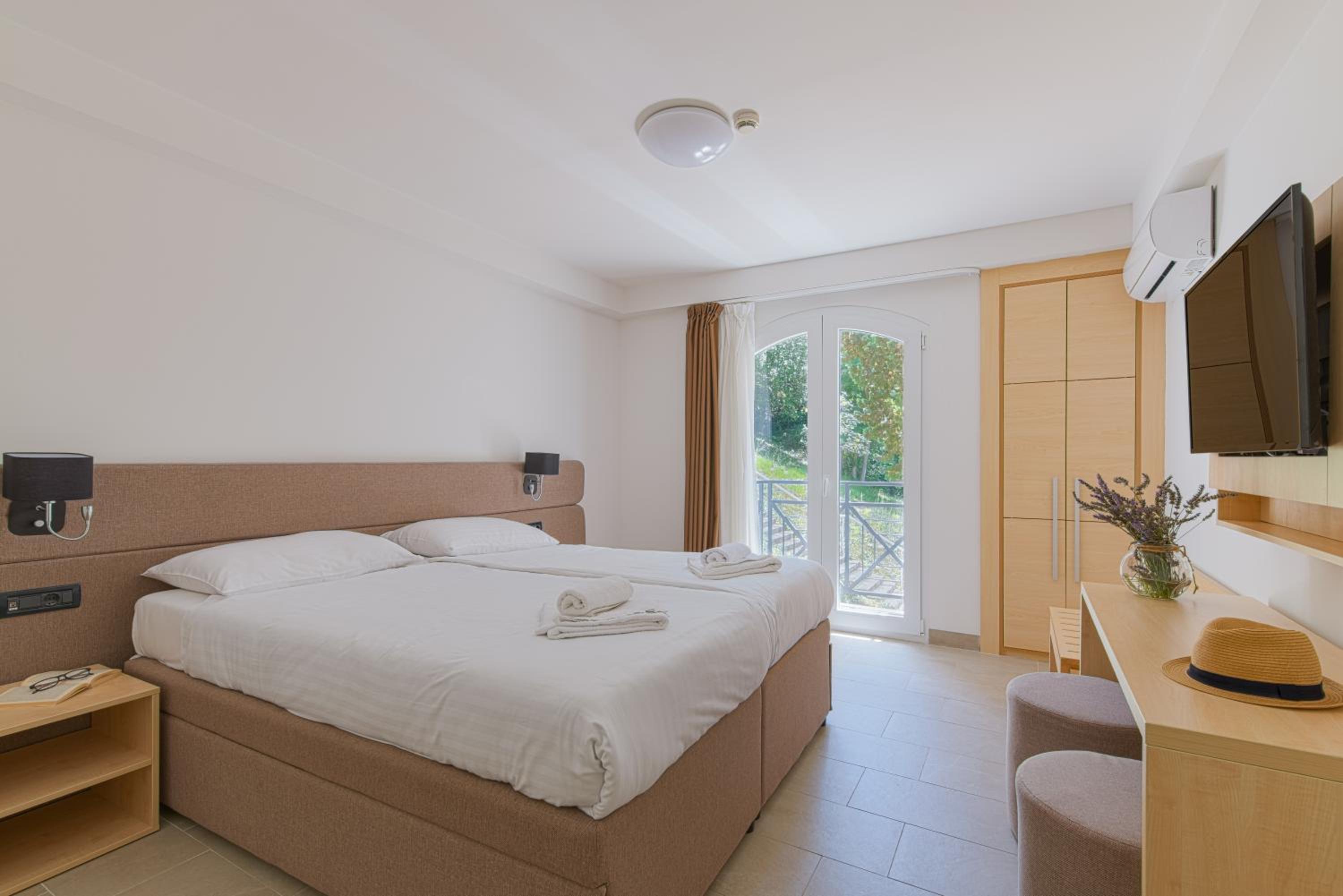 Double Room with 2 Extra Pull-out Beds photo 1
