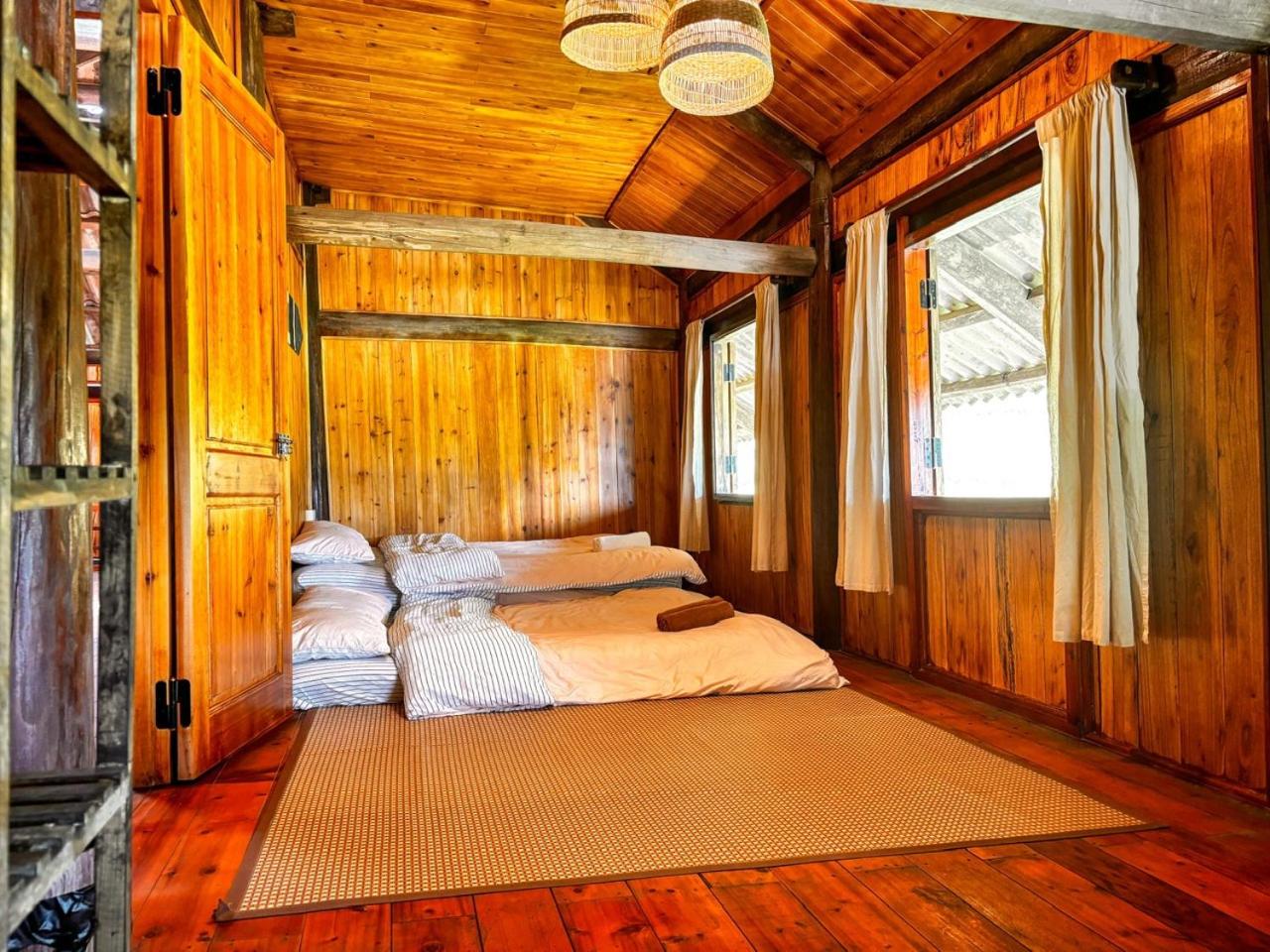 Family Room with Mountain View