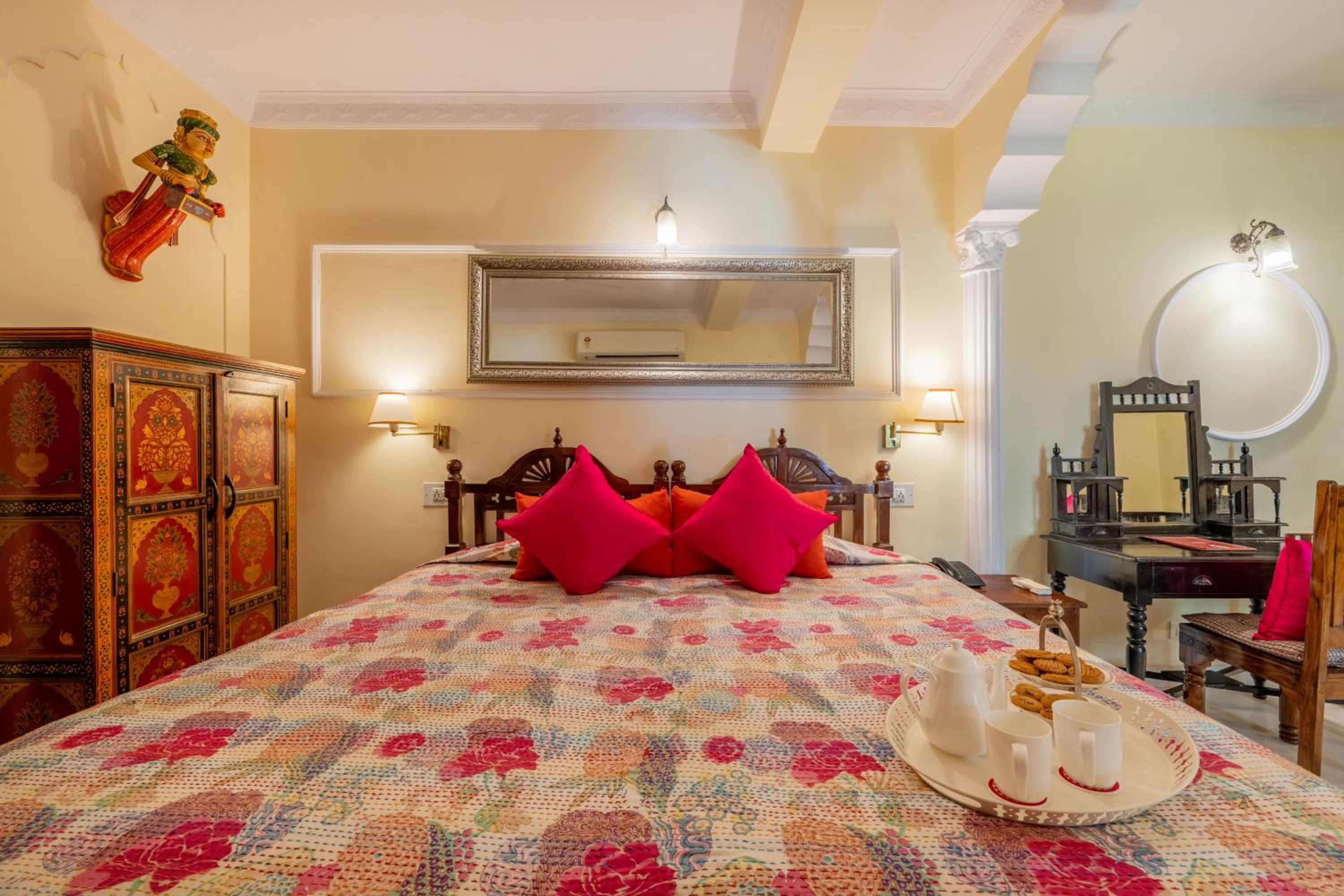 Super Deluxe Double room with complimentary Airport pickup. - Photo 4