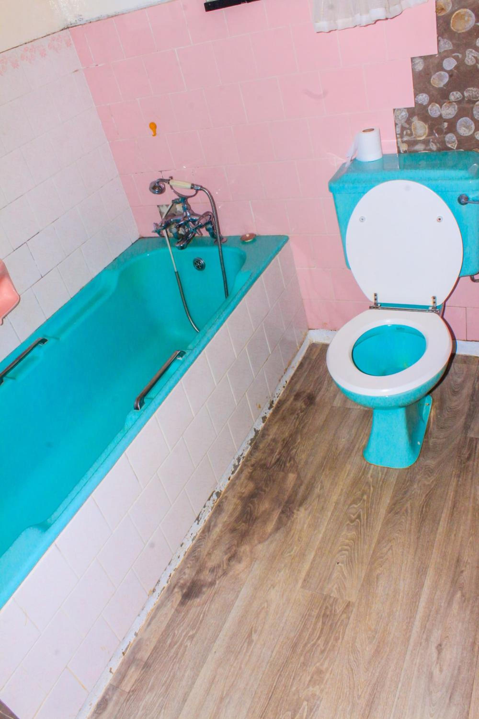 Deluxe Double Room with Bath photo 3