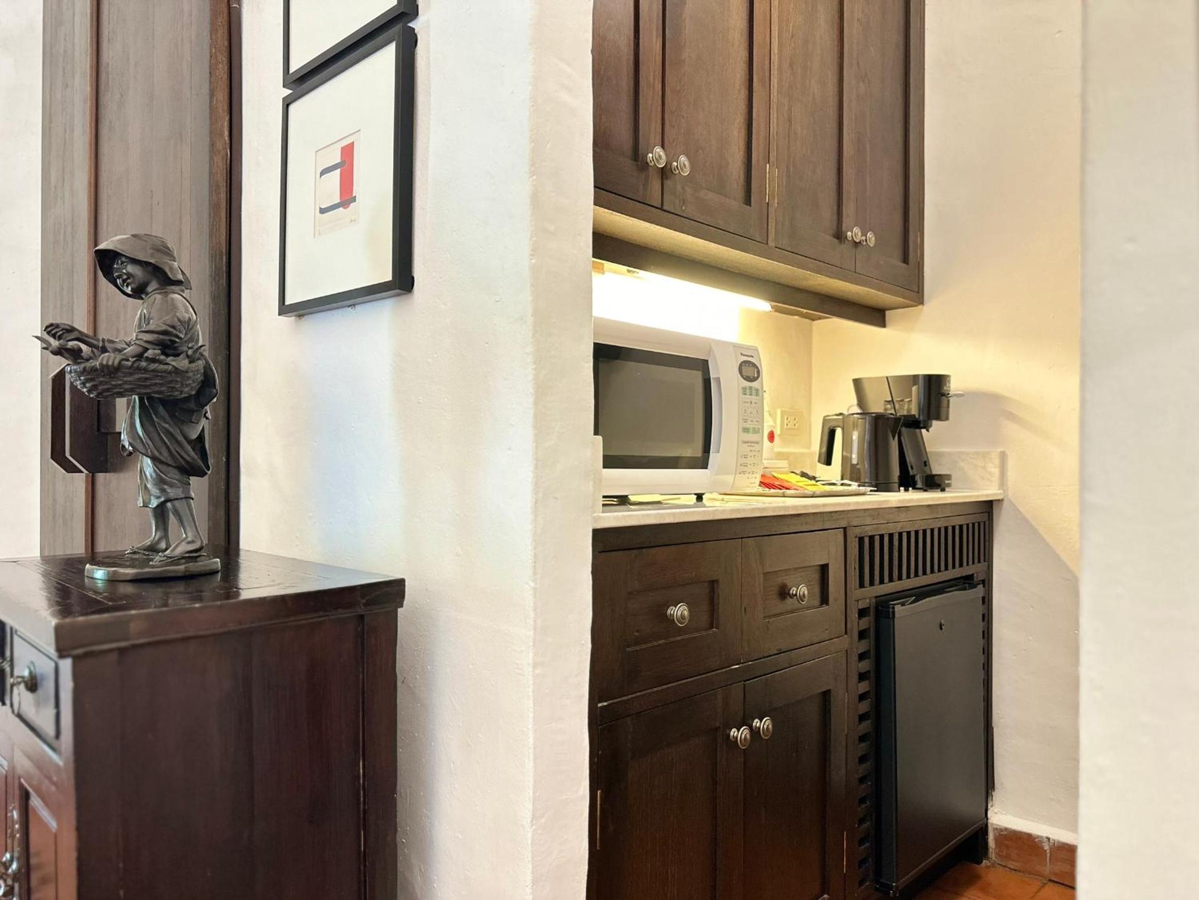 Two-Bedroom Suite -  Above 12 Years Old Only - Photo 17