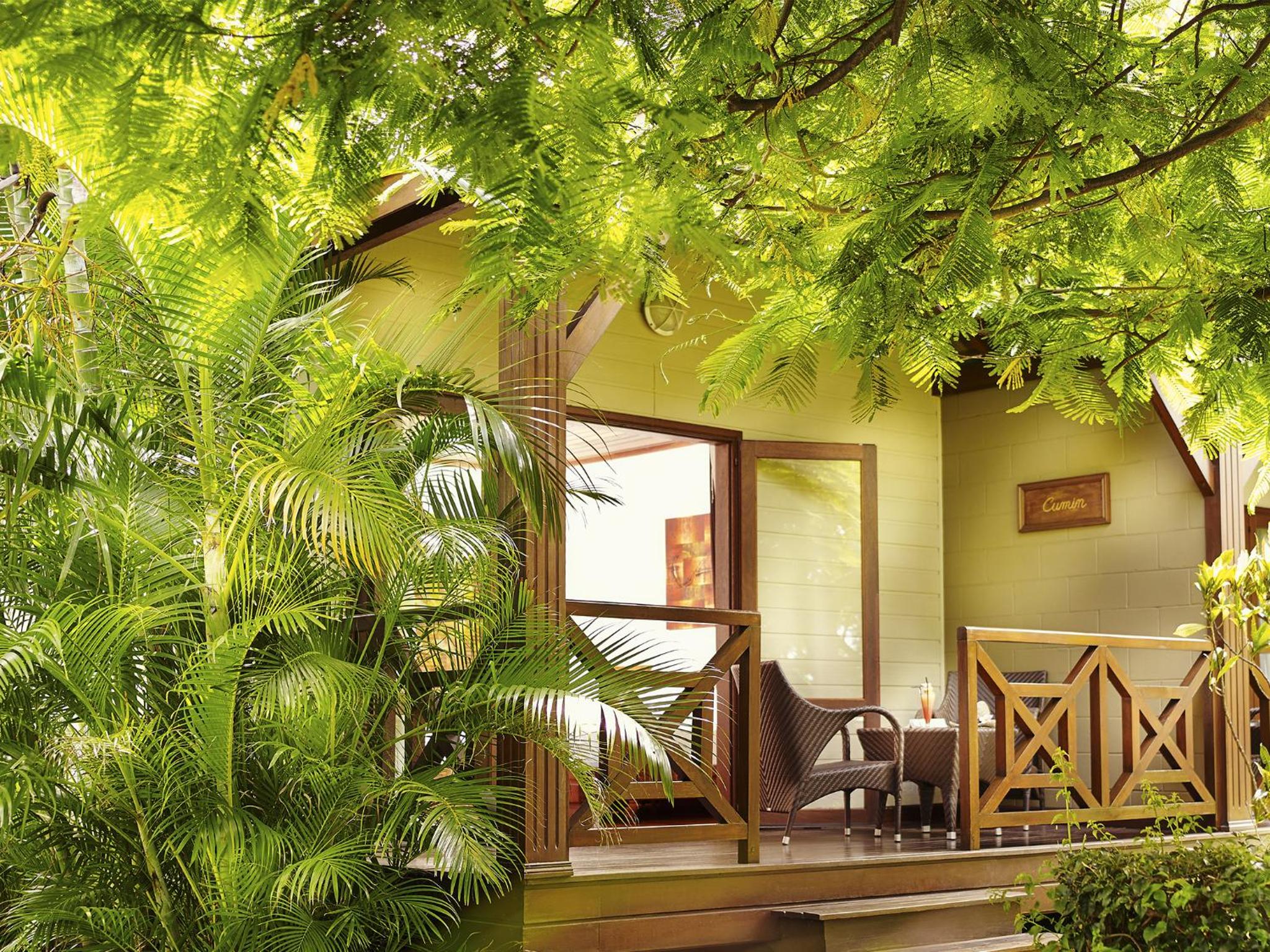 Tropical Bungalow 2 Adults + 1 Child Maximum photo 3