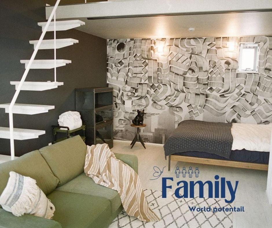 Standard Family Room photo 2