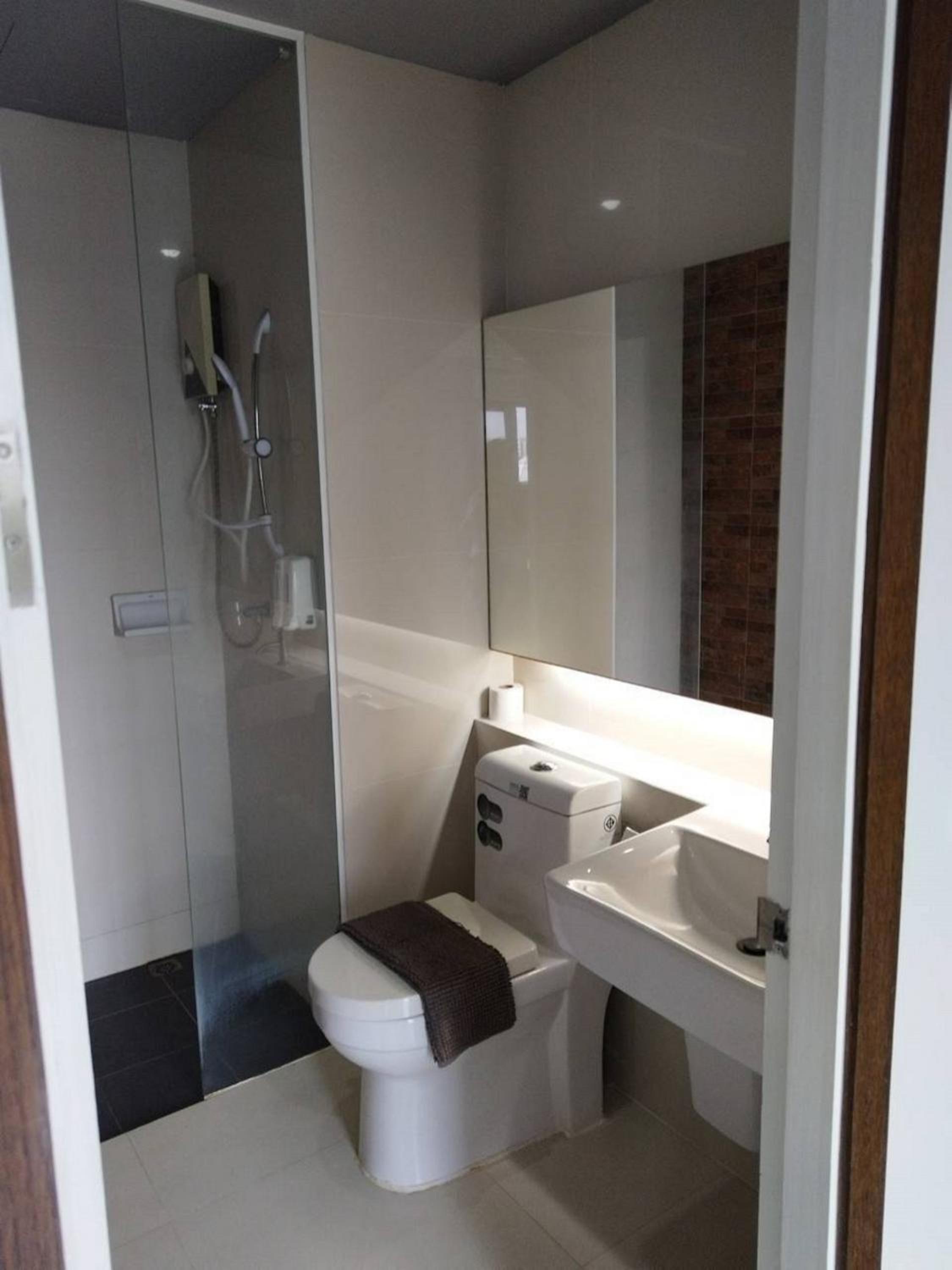 Deluxe King Room - Photo 3