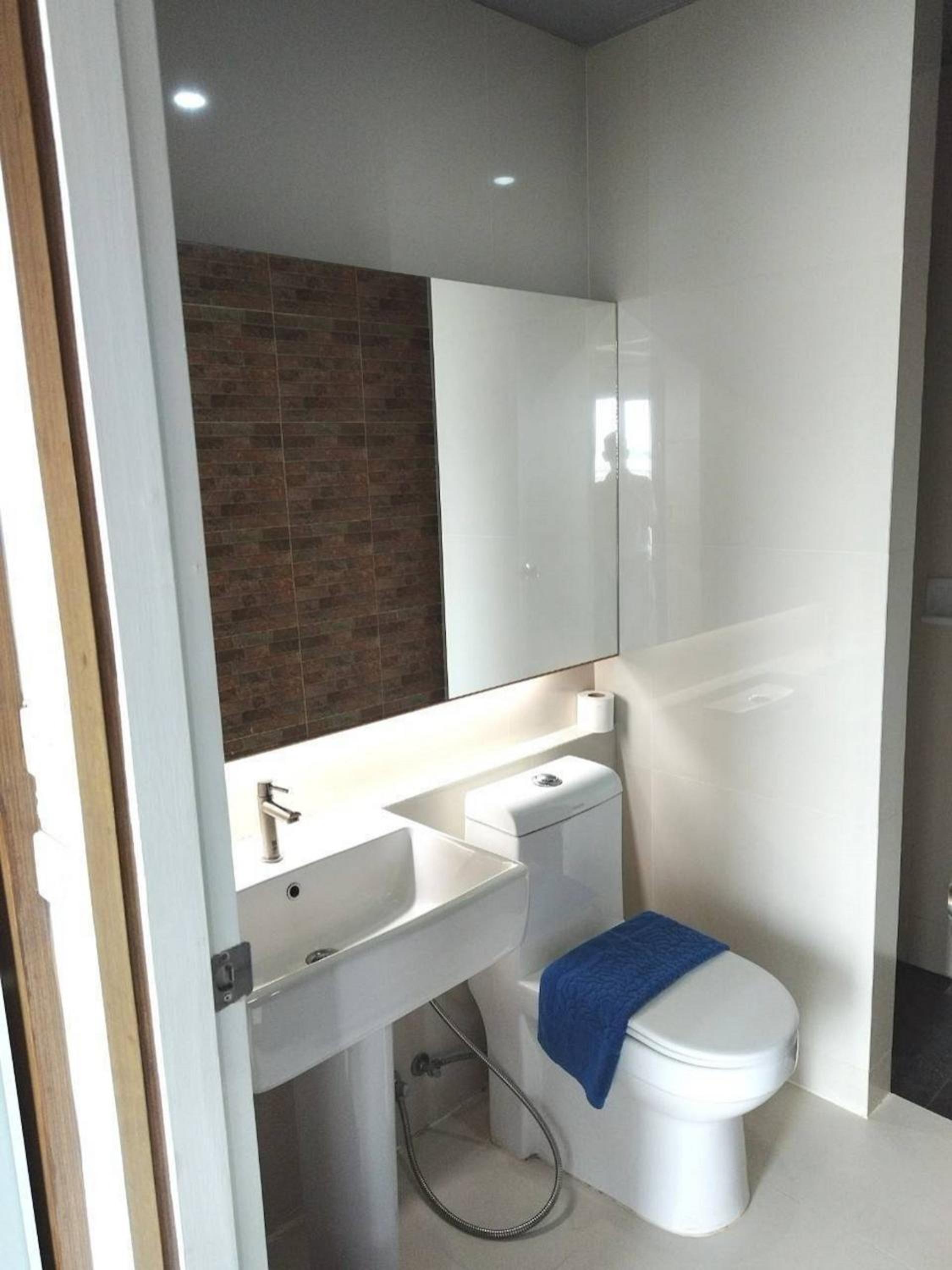 Deluxe Twin Room - Photo 11