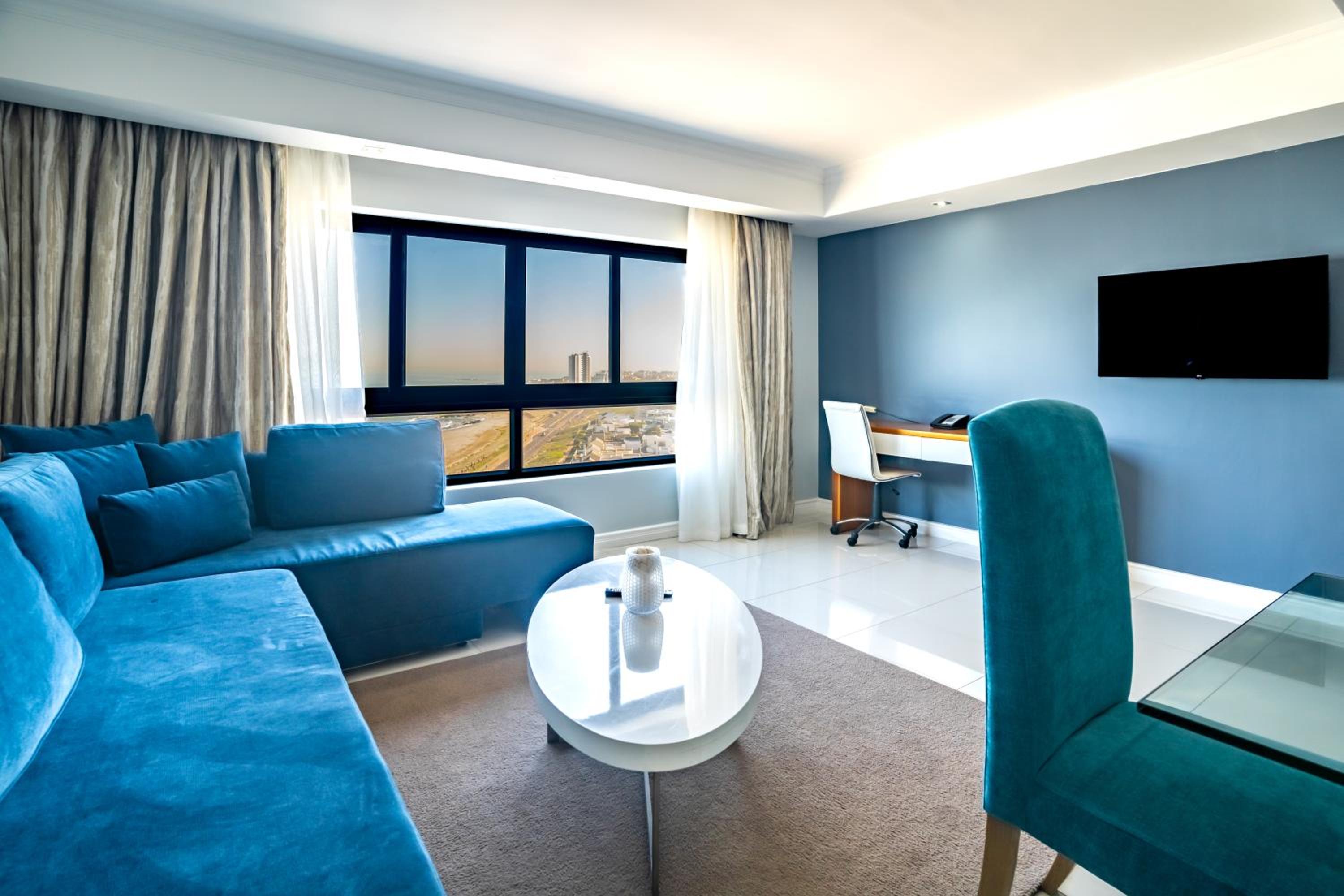  Sea Facing One Bedroom Suite - Photo 3
