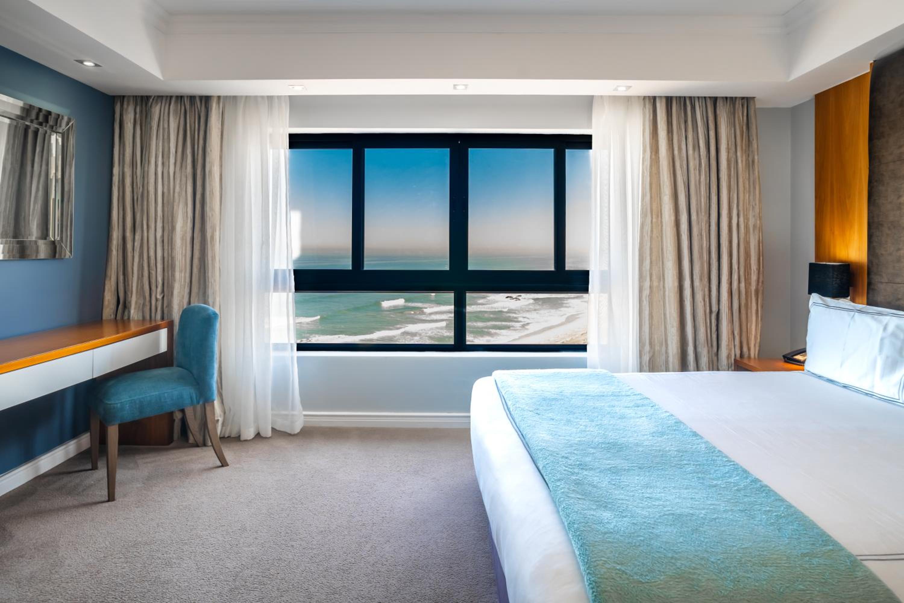  Sea Facing One Bedroom Suite - Photo 4
