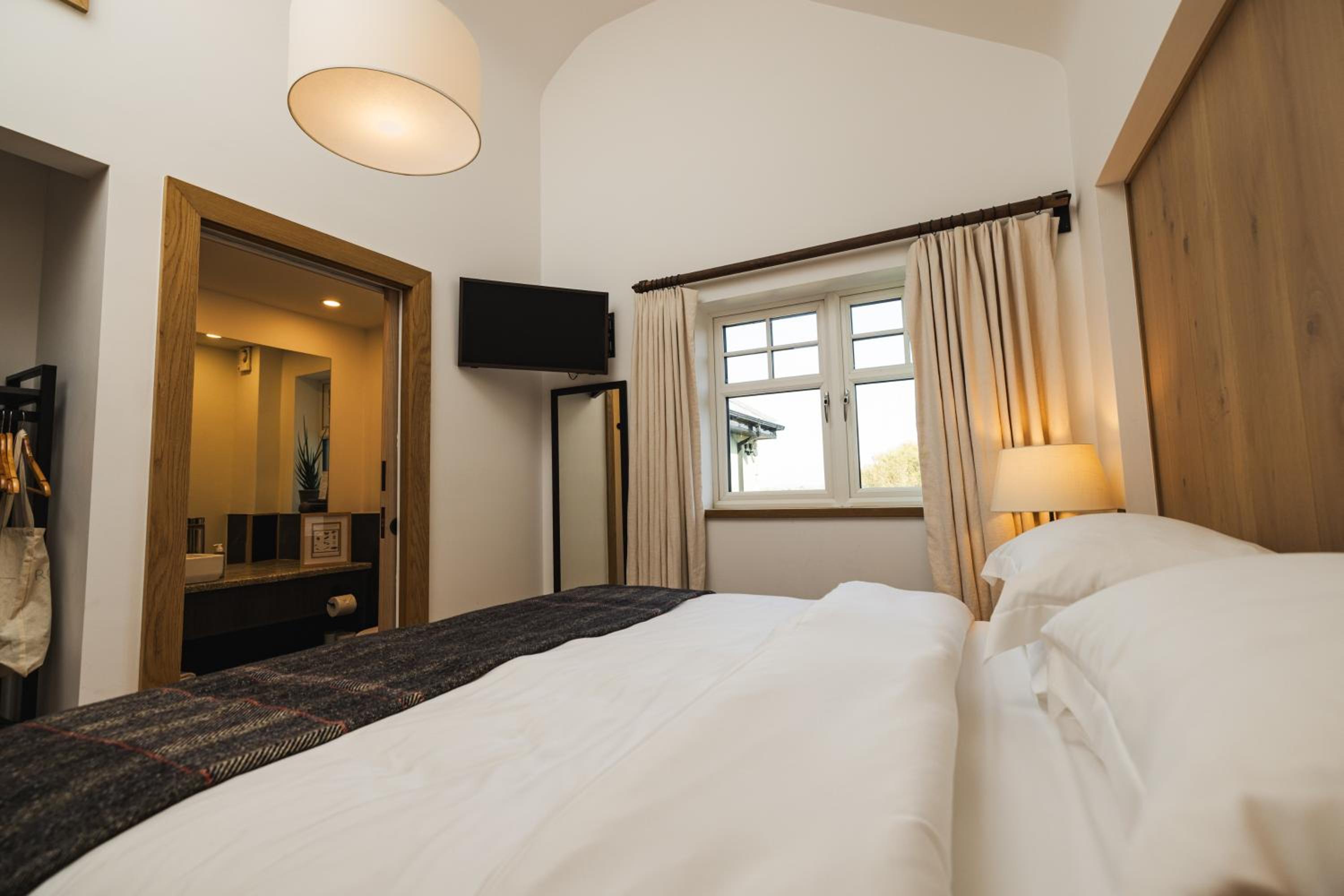 One-Bedroom Suite photo 2