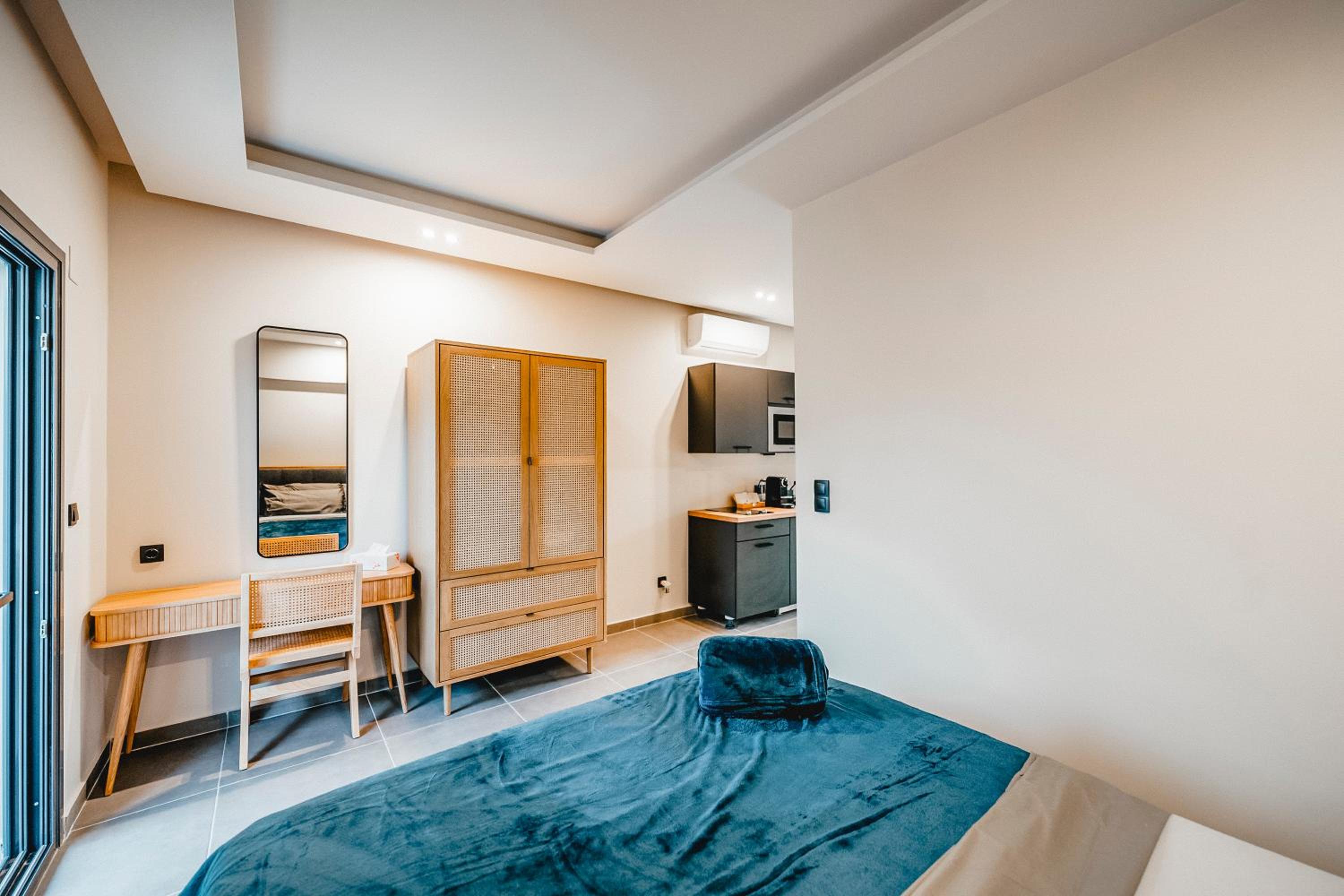 Superior One-Bedroom Apartment With Balcony