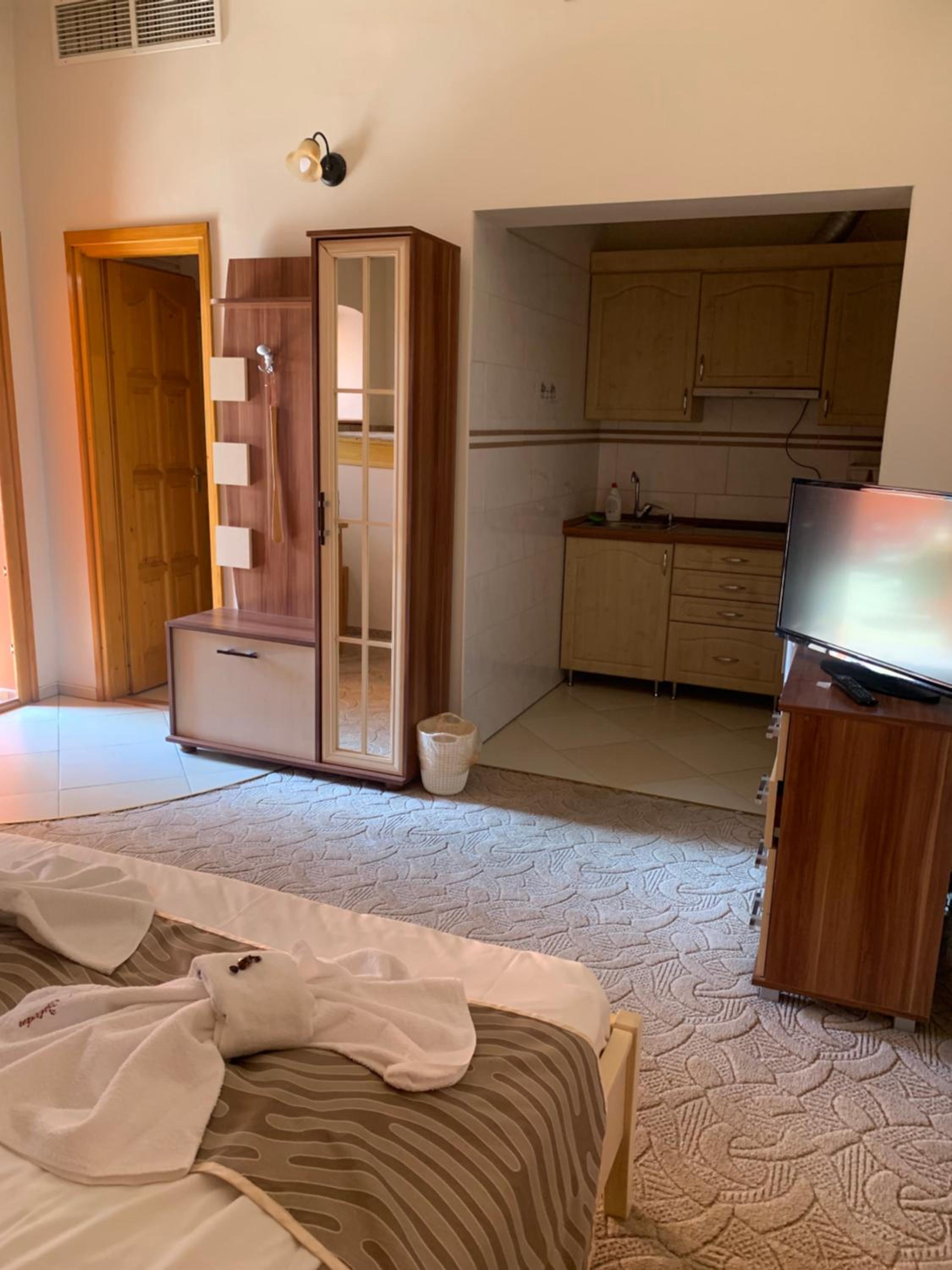 Double Room with Extra Bed photo 3