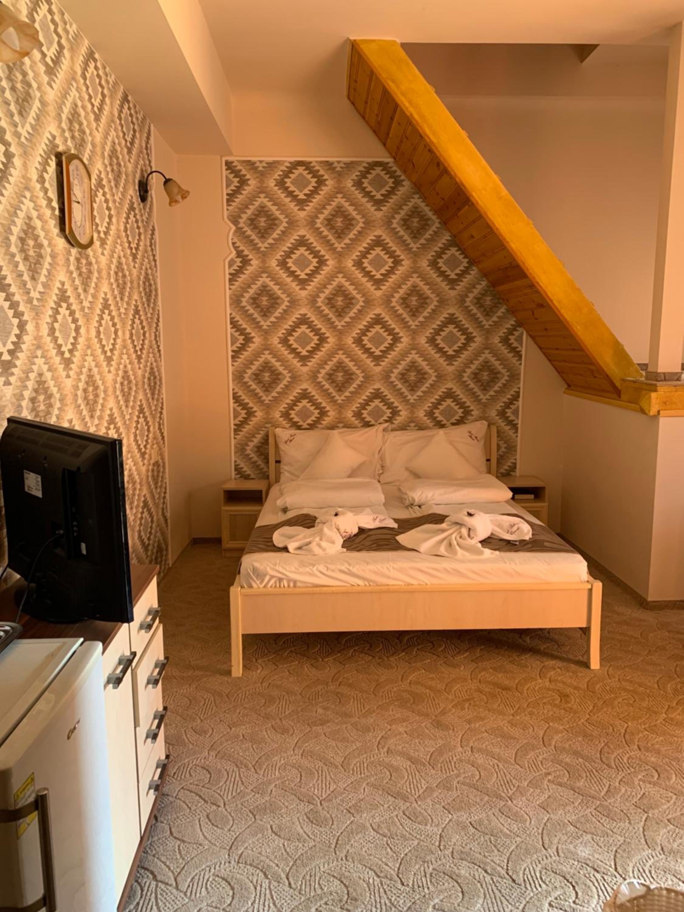 Double Room with Extra Bed photo 2