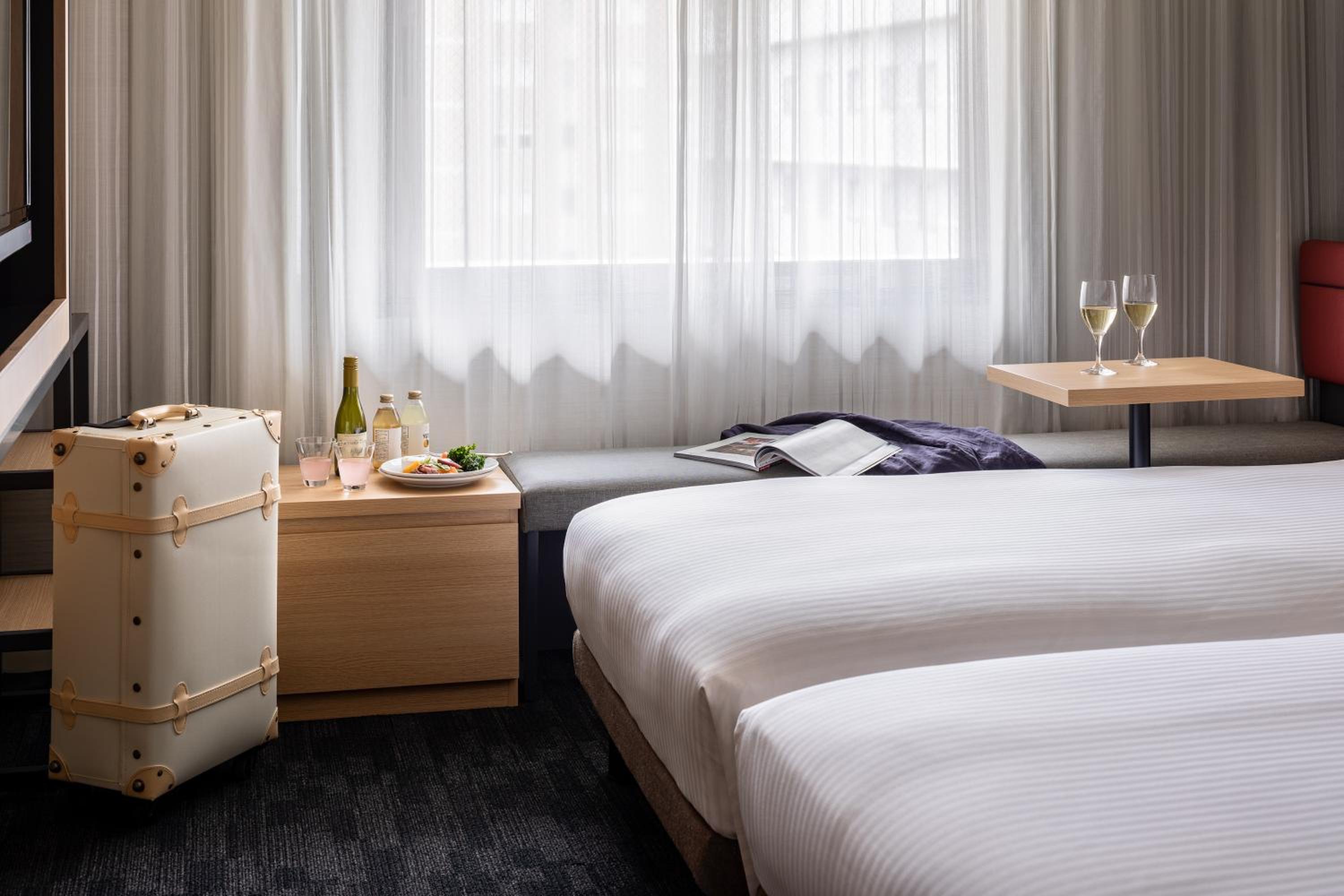 Standard Twin Room - Electronic Cigarets Only photo 2