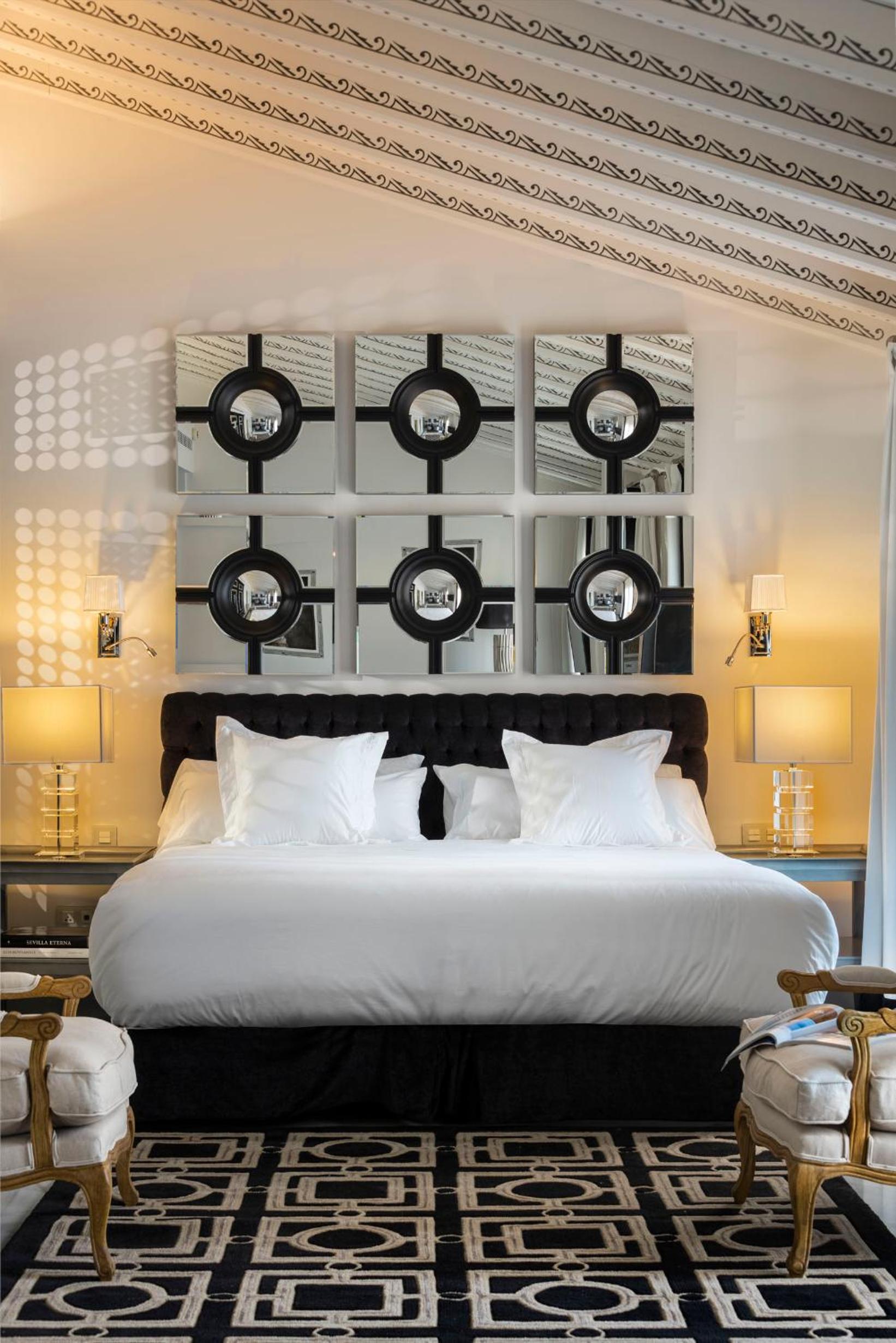 Suite with River View - Photo 1