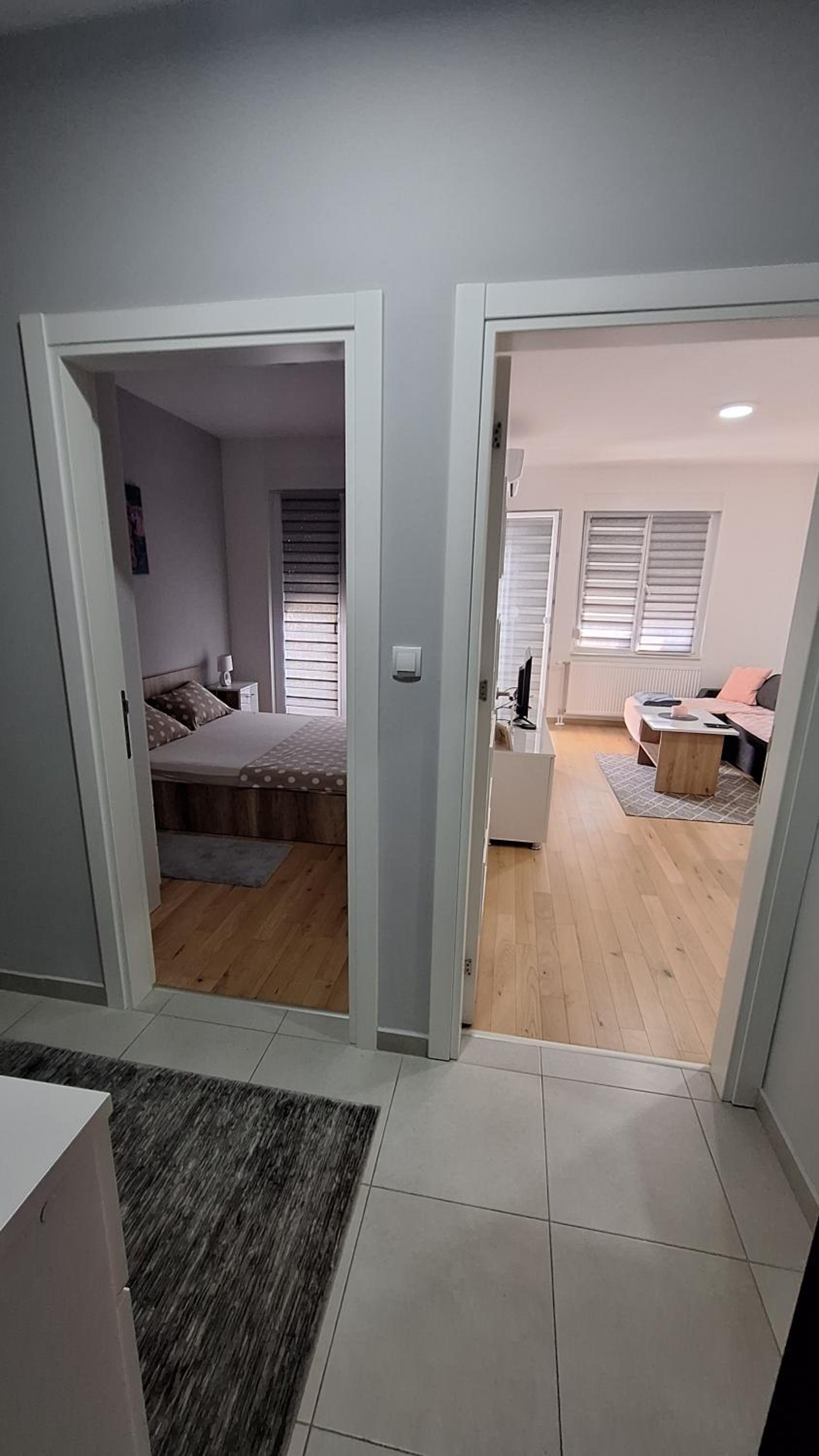 One-Bedroom Apartment photo 1
