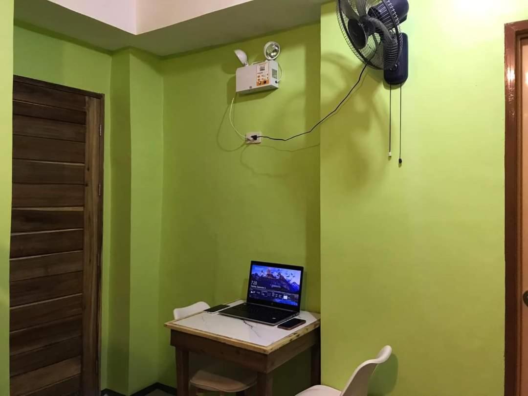 Family Room photo 3