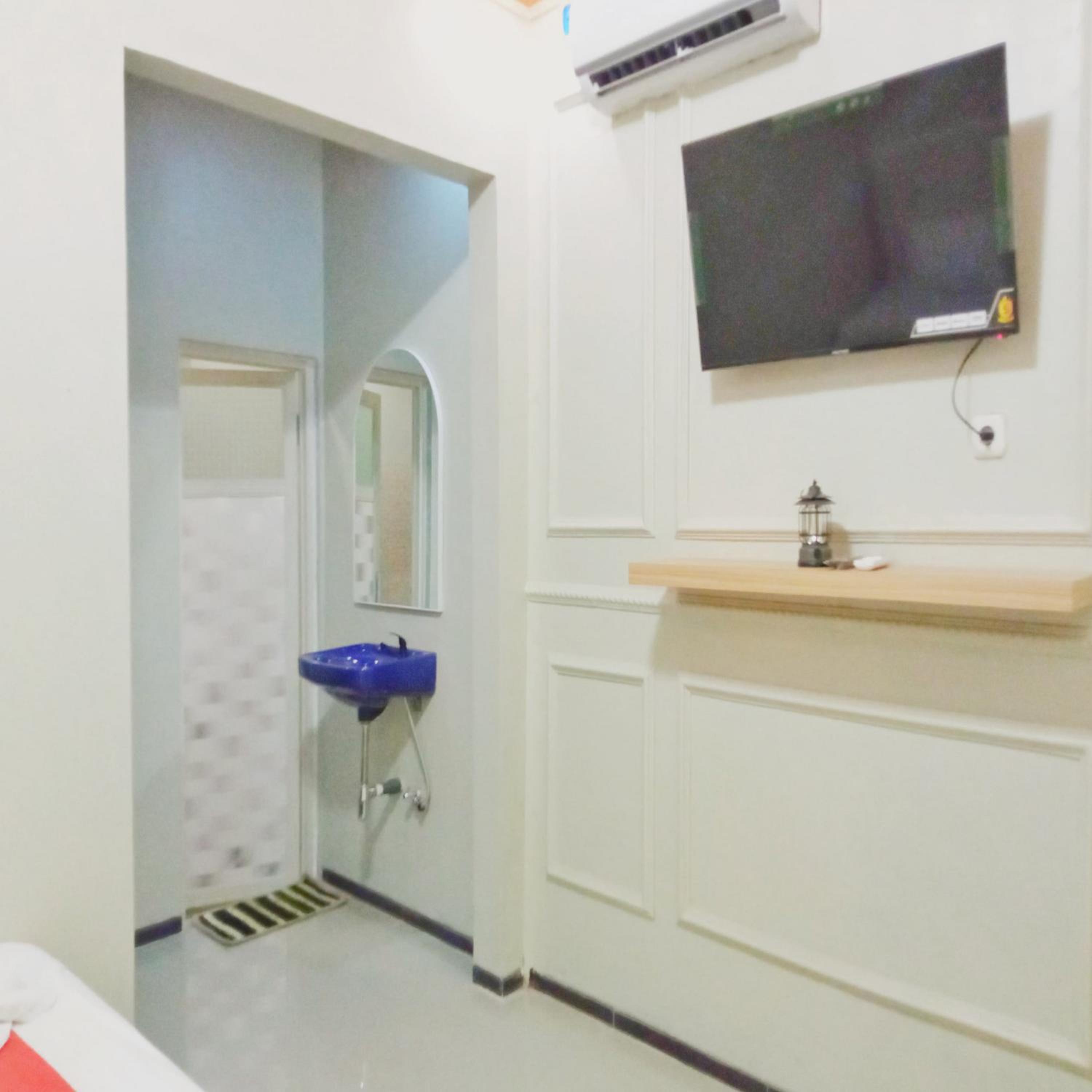 Suite - Photo 3